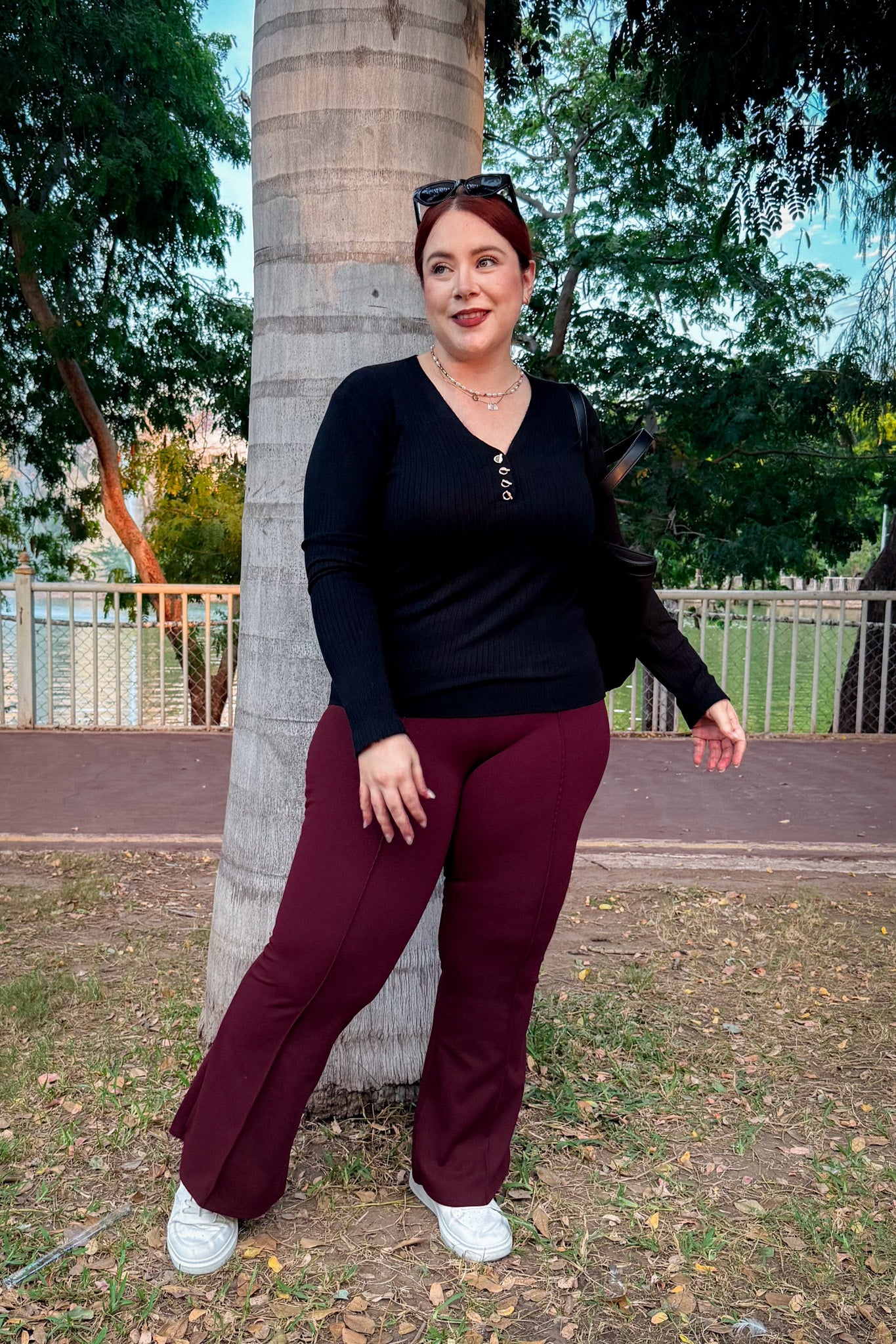 Pantalon de vestir campana tinto