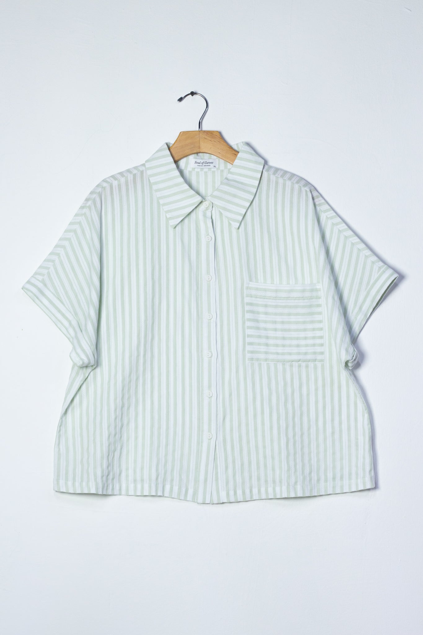 Camisa Curvy Corta Rayas Femenina Clásica Versátil