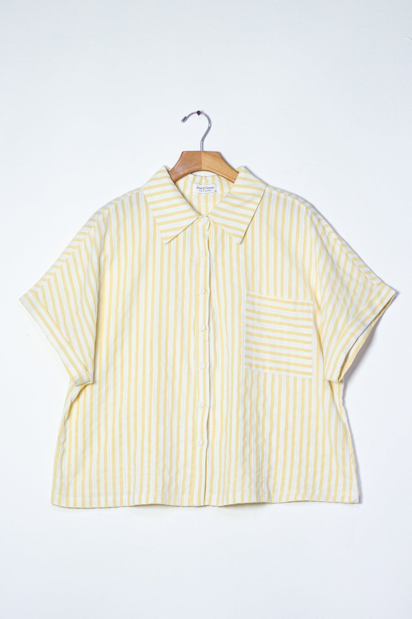 Camisa Curvy Corta Rayas Femenina Clásica Versátil