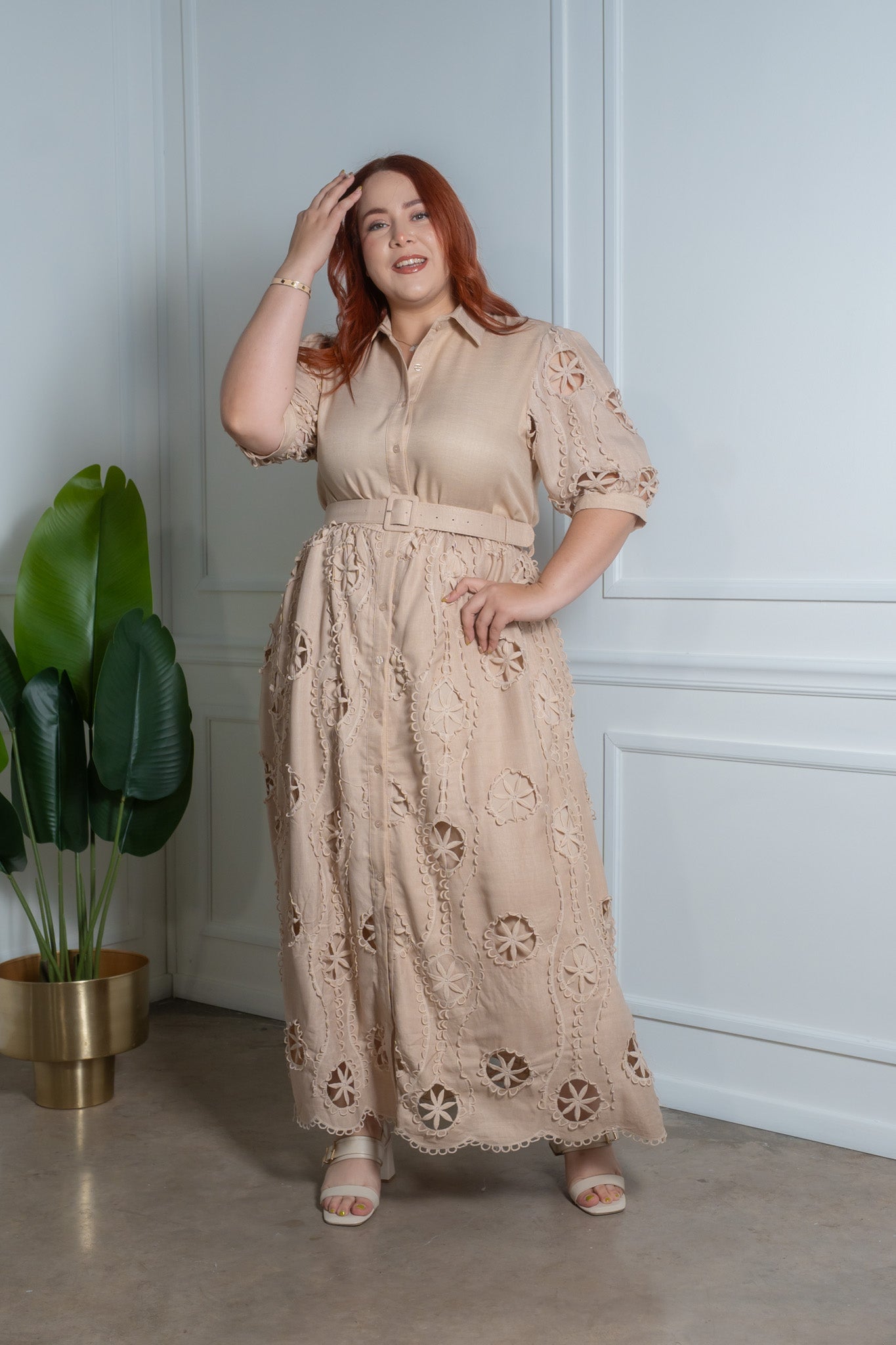 Maxi vestido bordado beige