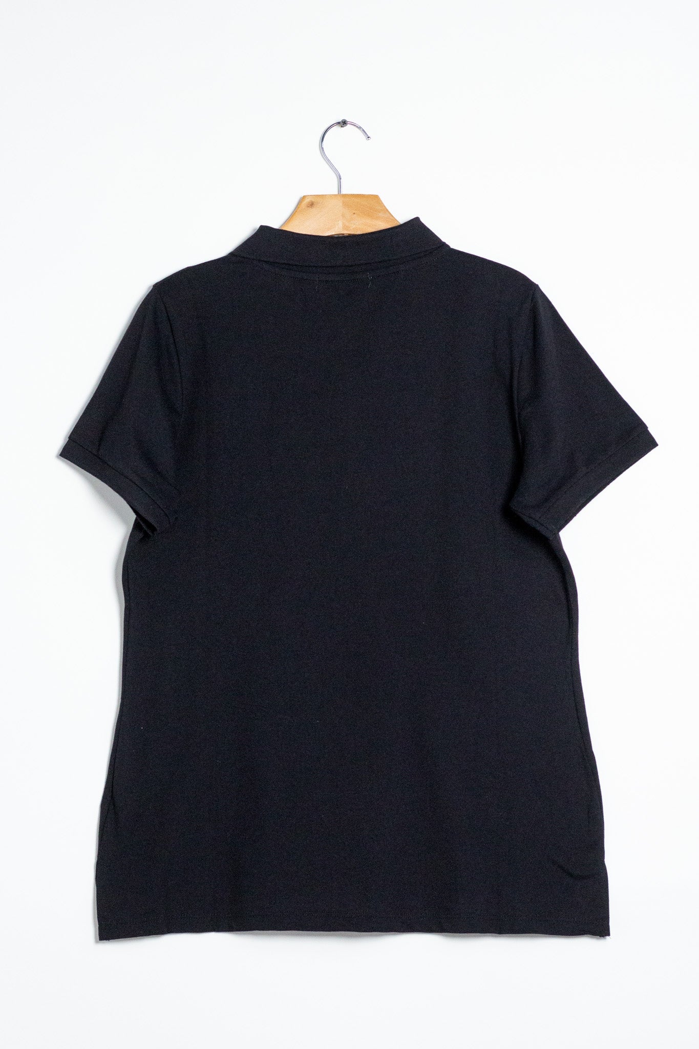 Blusa Curvy Tipo Polo Básica Negra - detalle