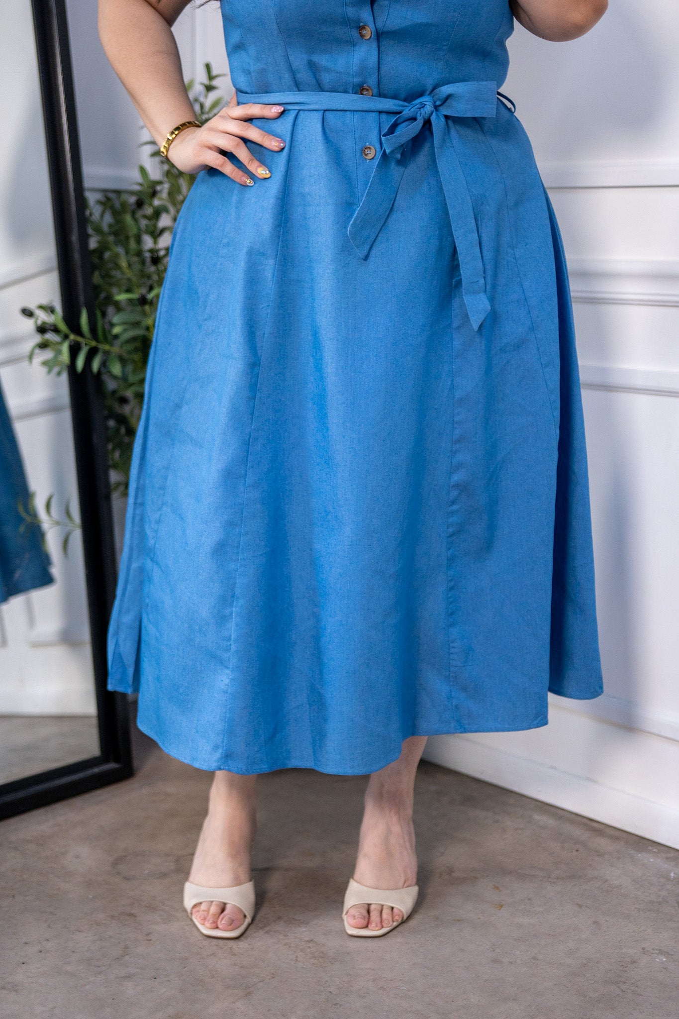 Vestido Curvy Midi Corte A Botones y Cinto Azul Cielo