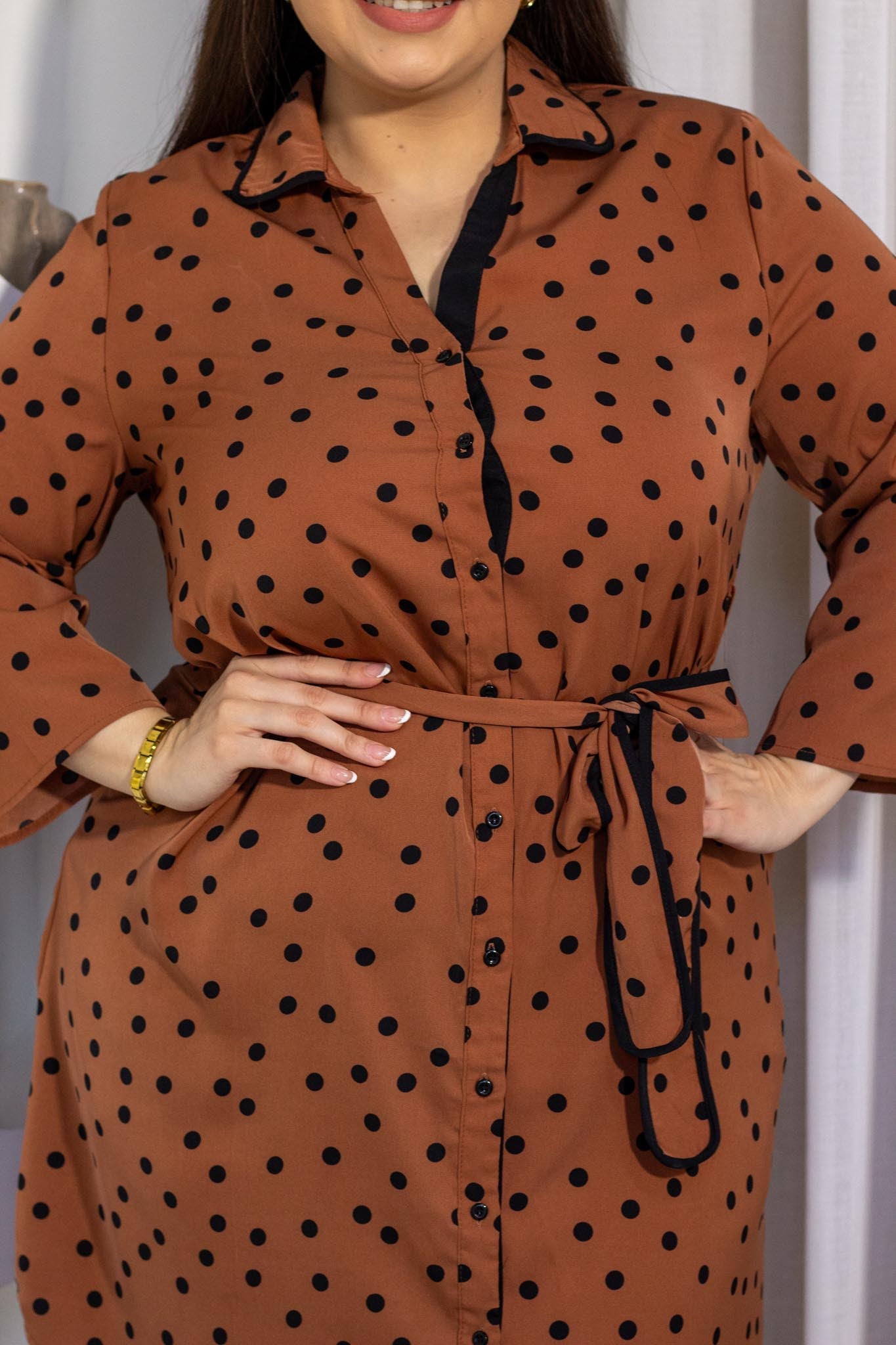 Vestido Camisero Polka con Lazo Curvy Café