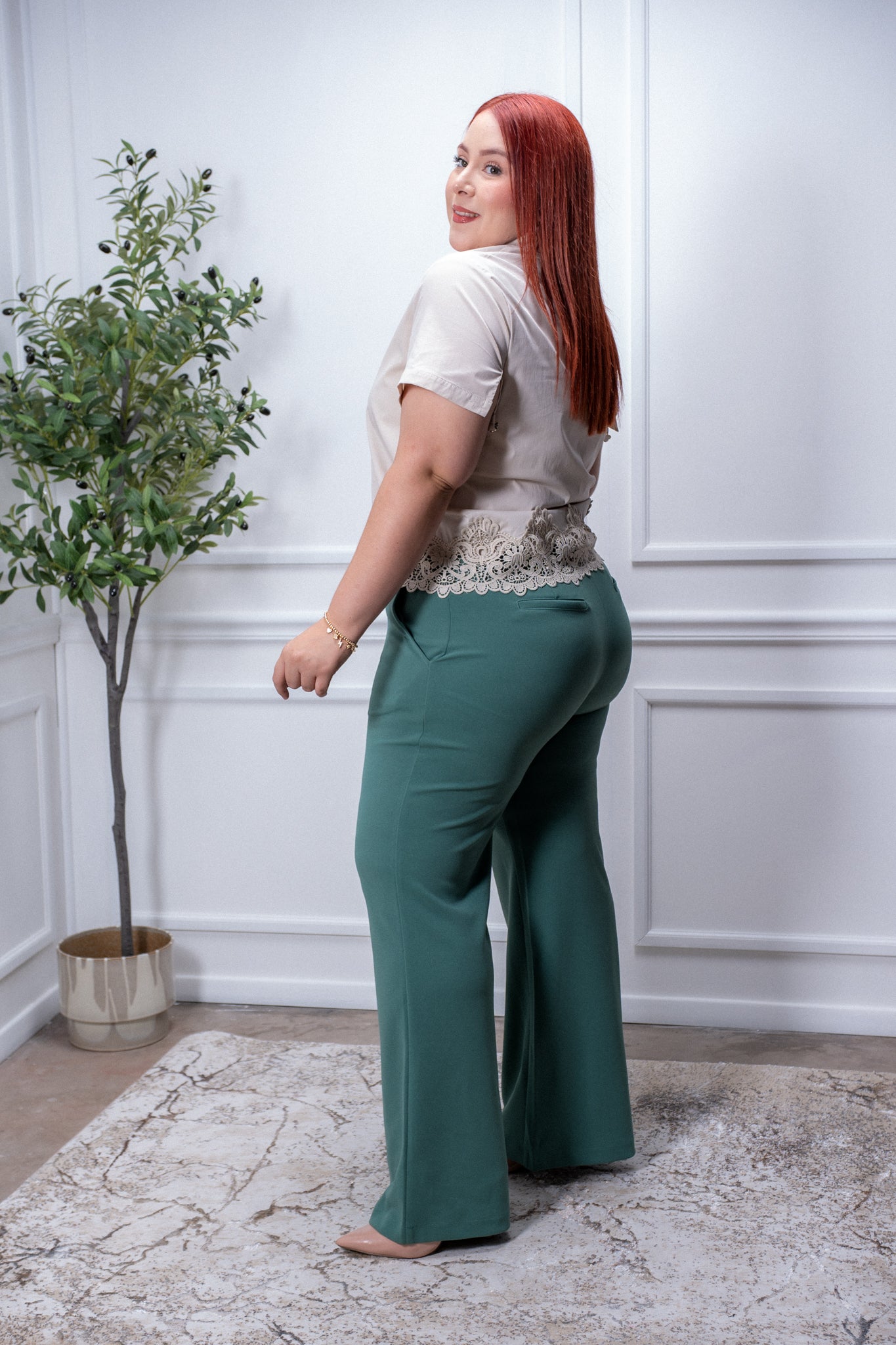 Camisa con bordado cafe y beige