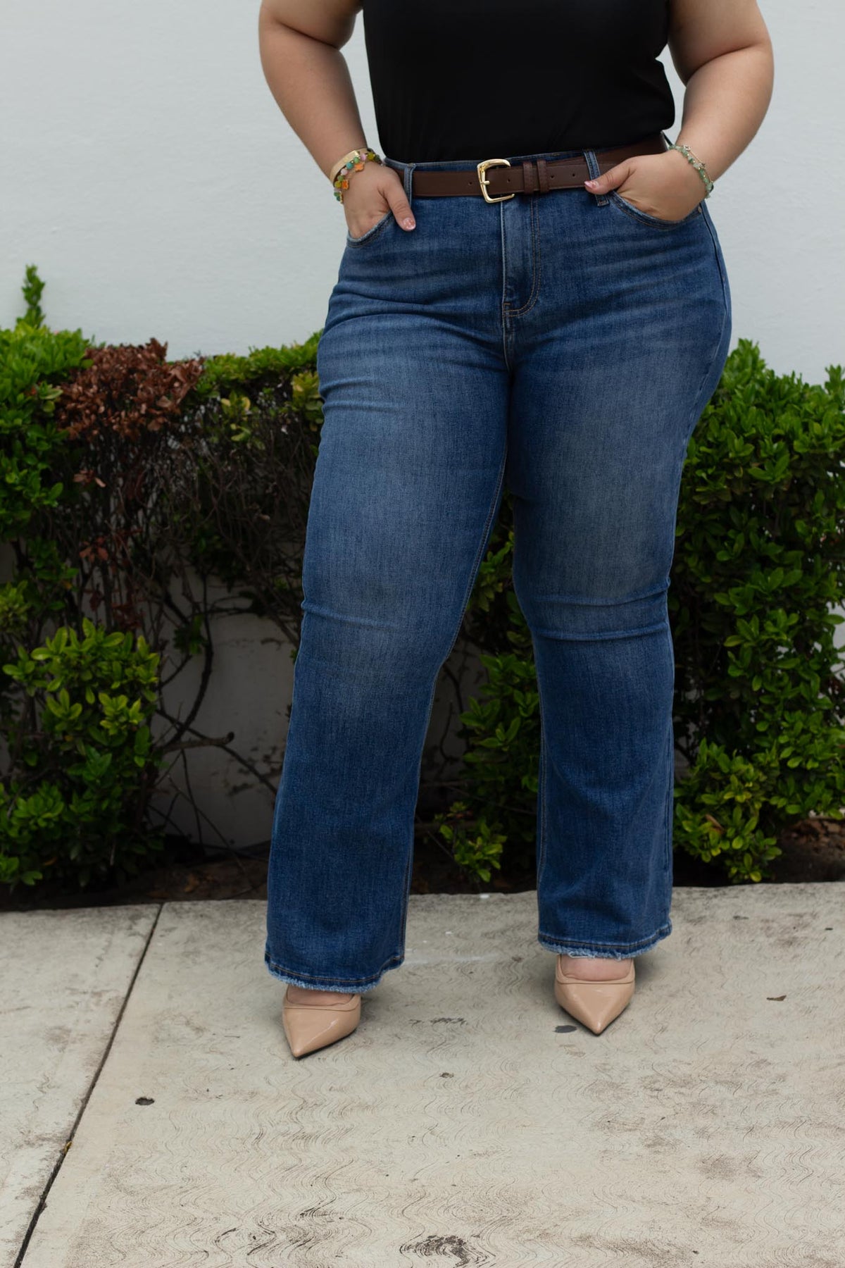 Jeans Campana Liso Curvy Oscuro