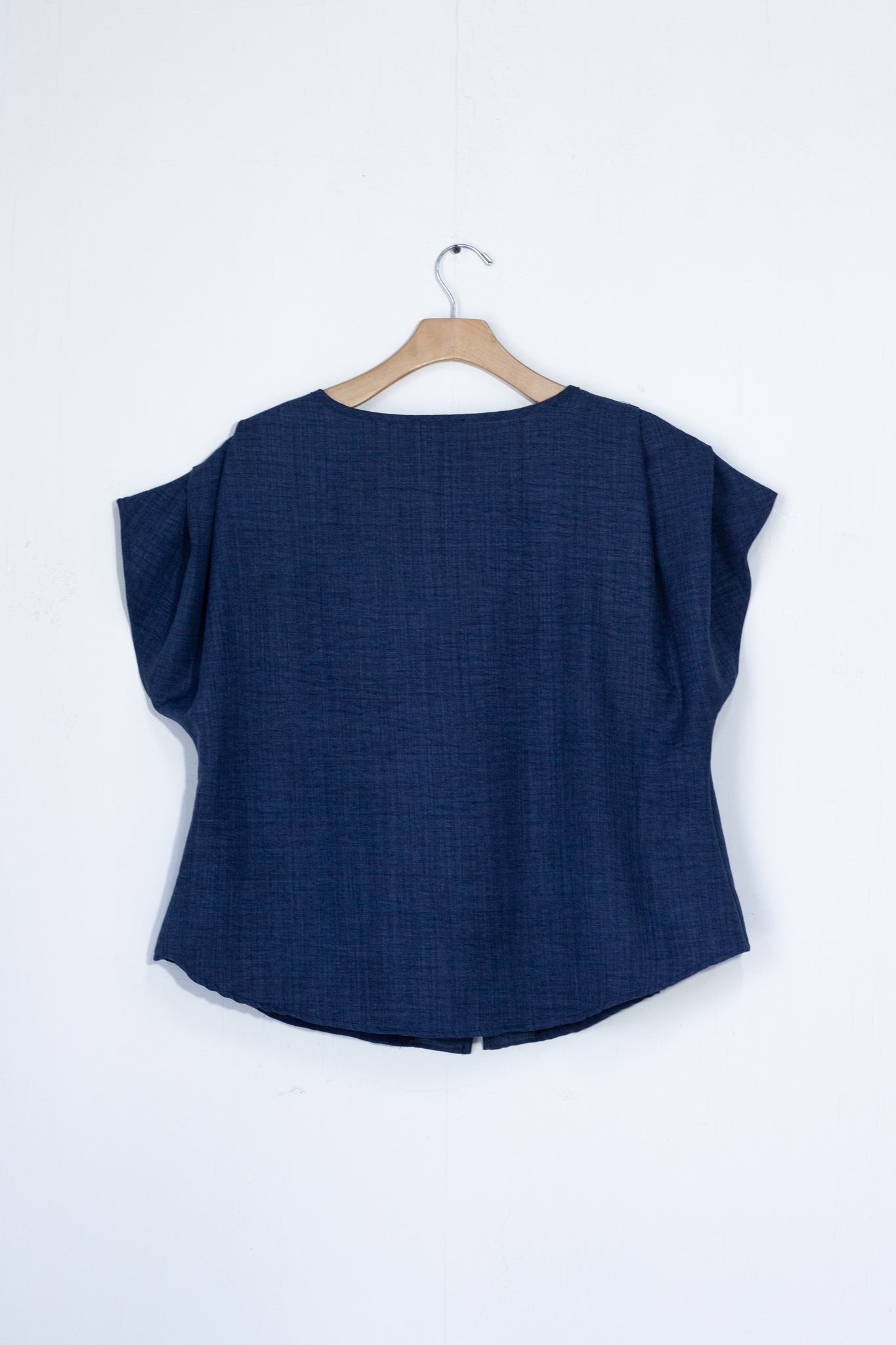 Blusa lisa manga corta hebilla soles