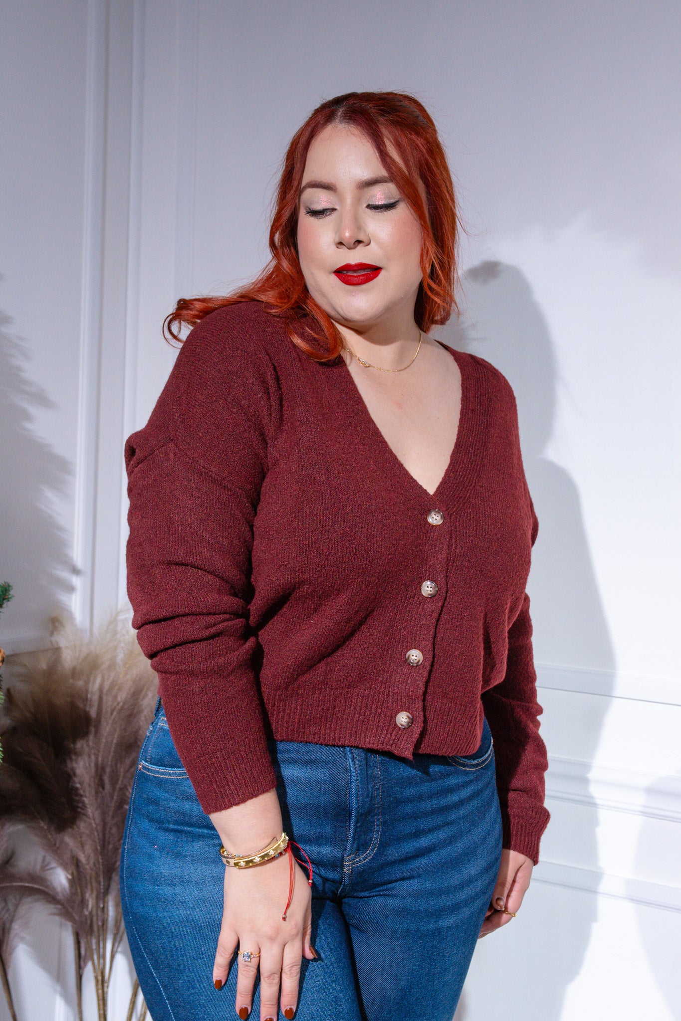 Suéter liso c/botones tinto