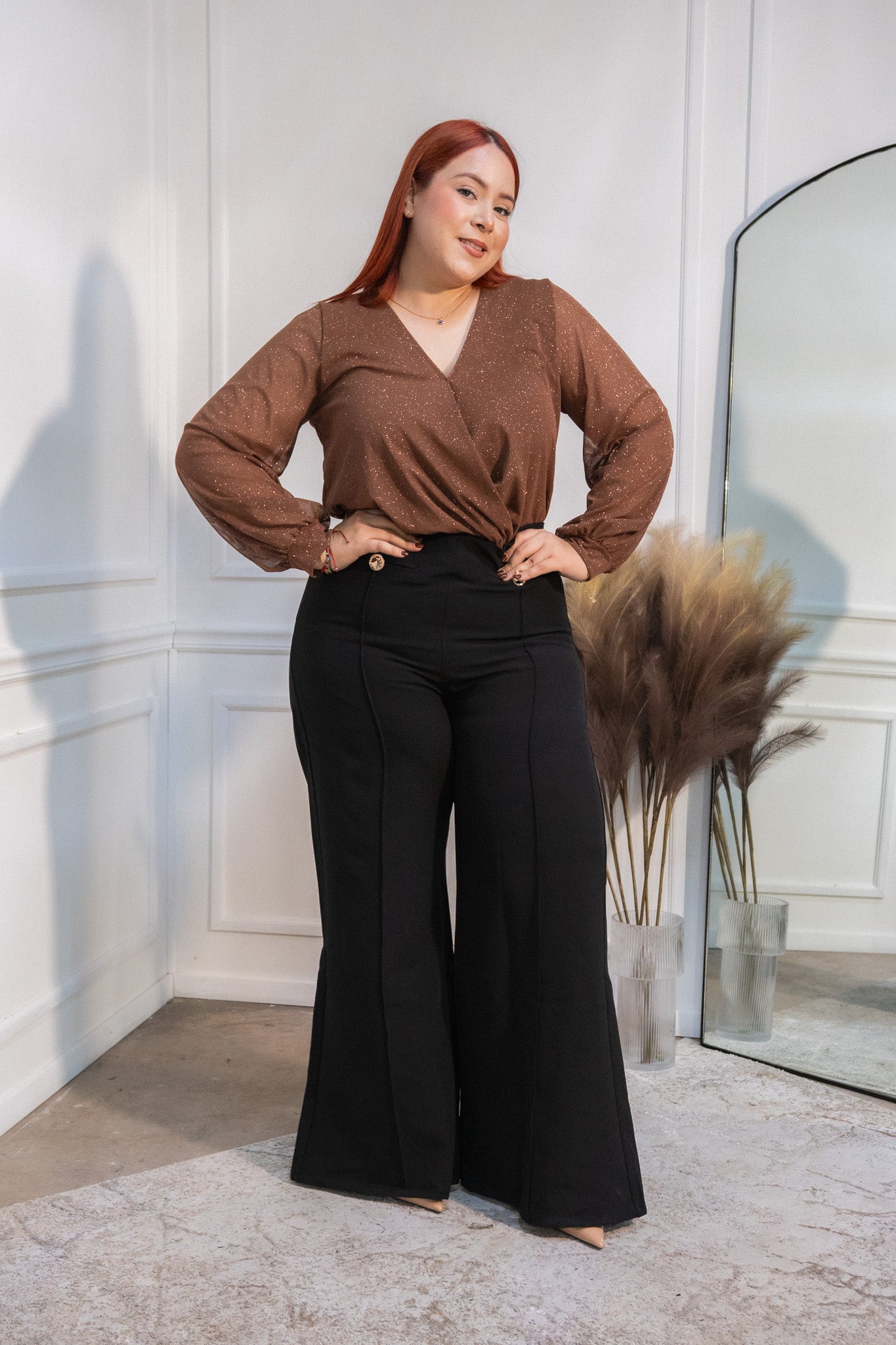 Panty blusa cruzada con brillos cafe