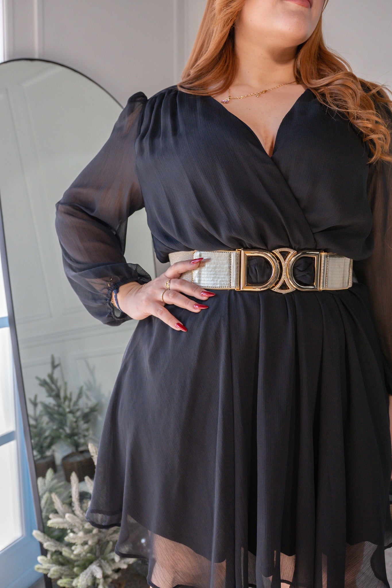 Vestido corto liso con lazo neg