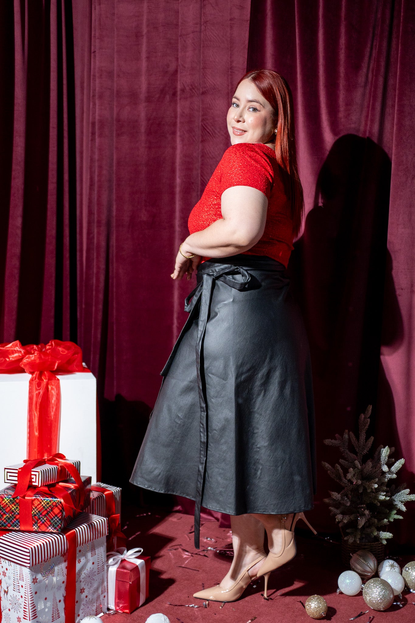 blusa textura brillos roja