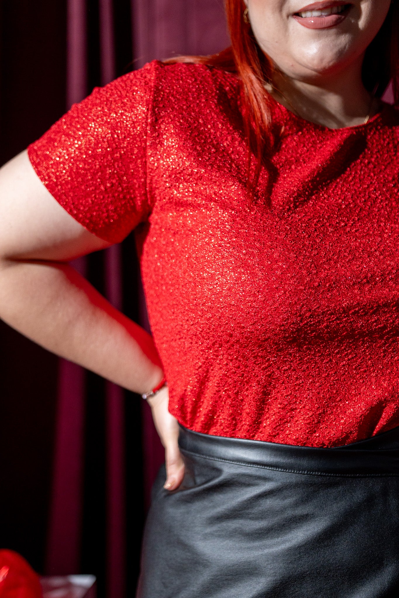 blusa textura brillos roja