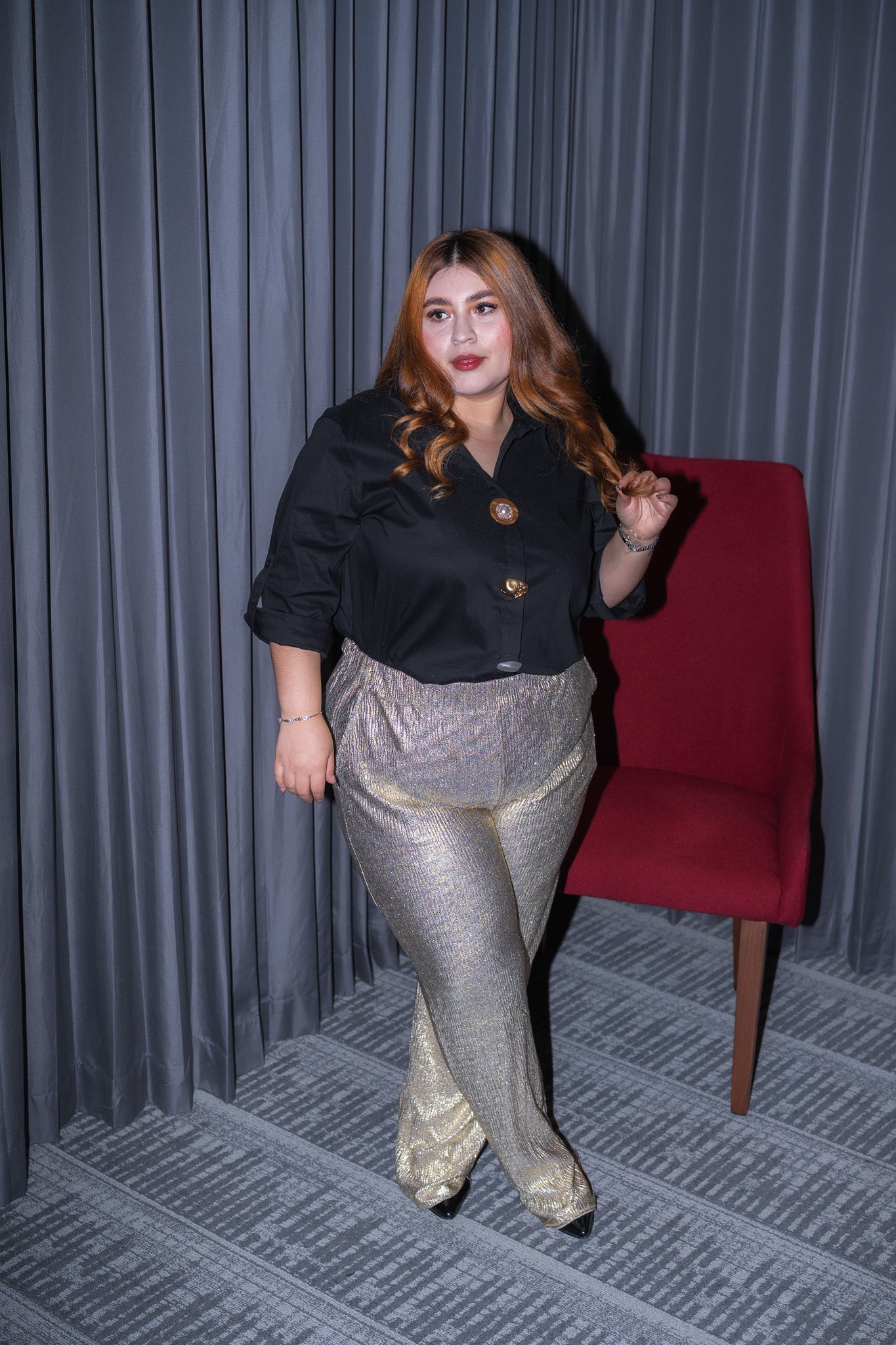 Pantalon acanalado metálico dorado