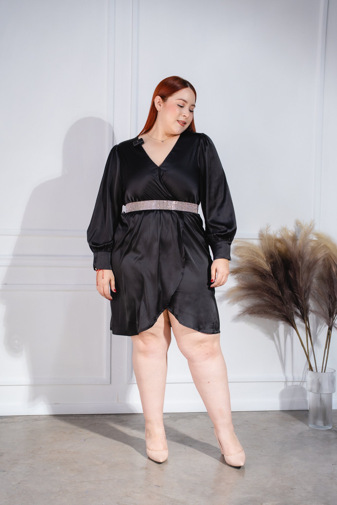 Vestido corto cruzado satin negro