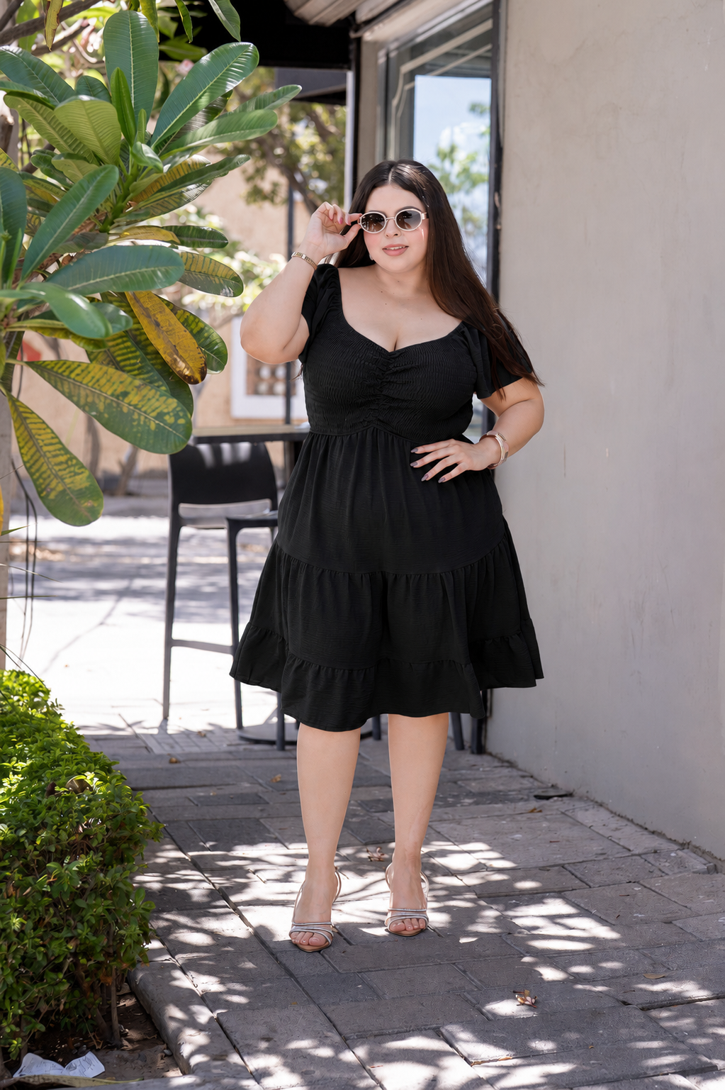 Vestido Corto Curvy con Resorte Negro Plus Size para Mujer