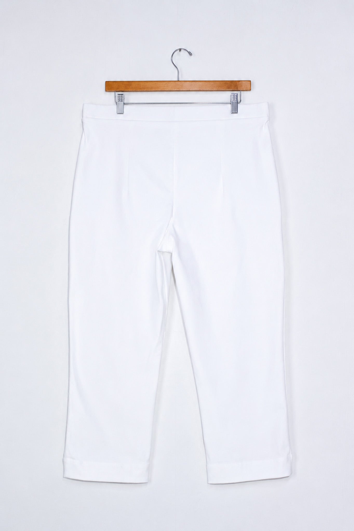 Pantalón Curvy Capri Liso Blanco Cómodo