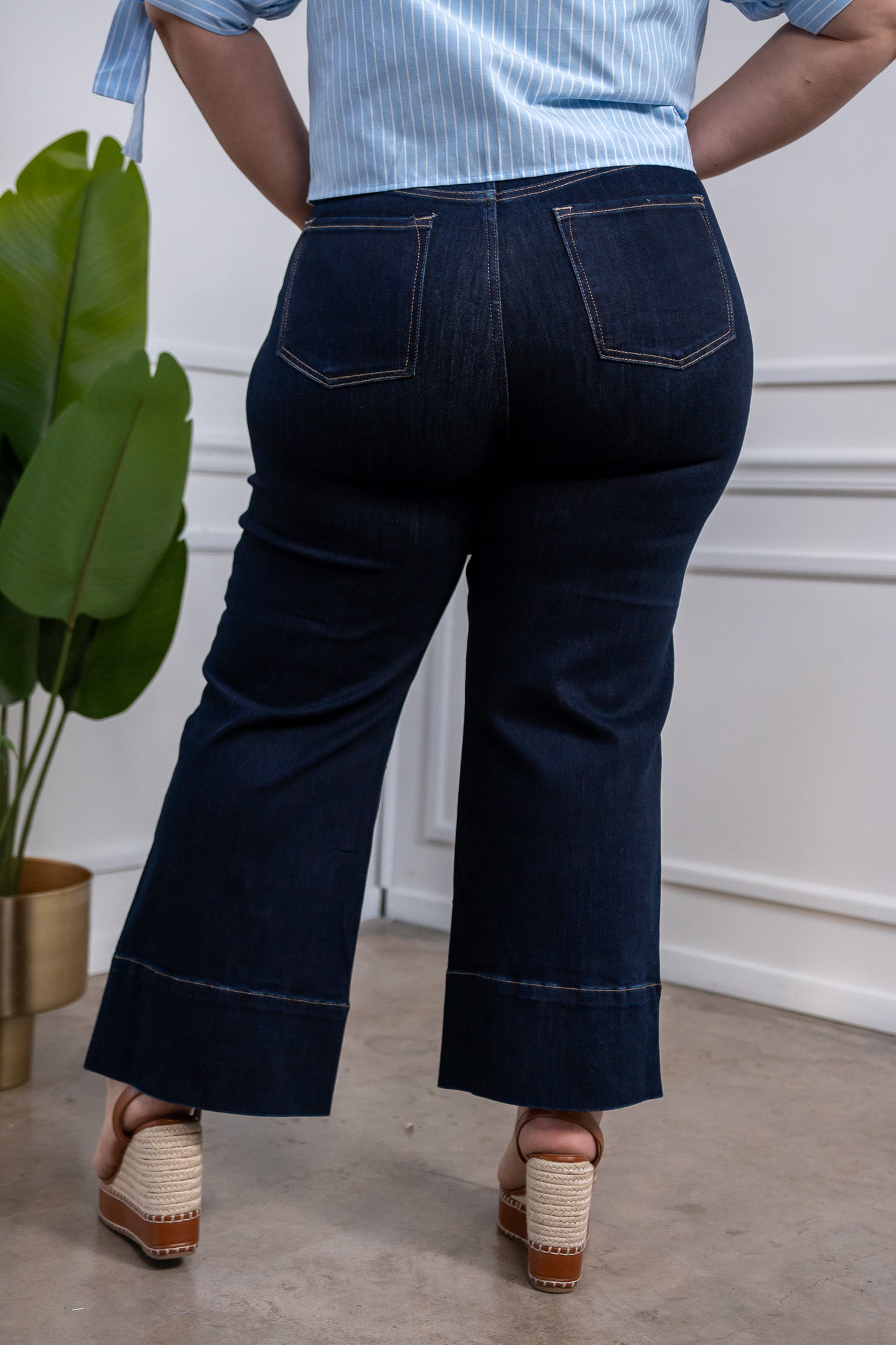 Dark high-rise cropped jeans