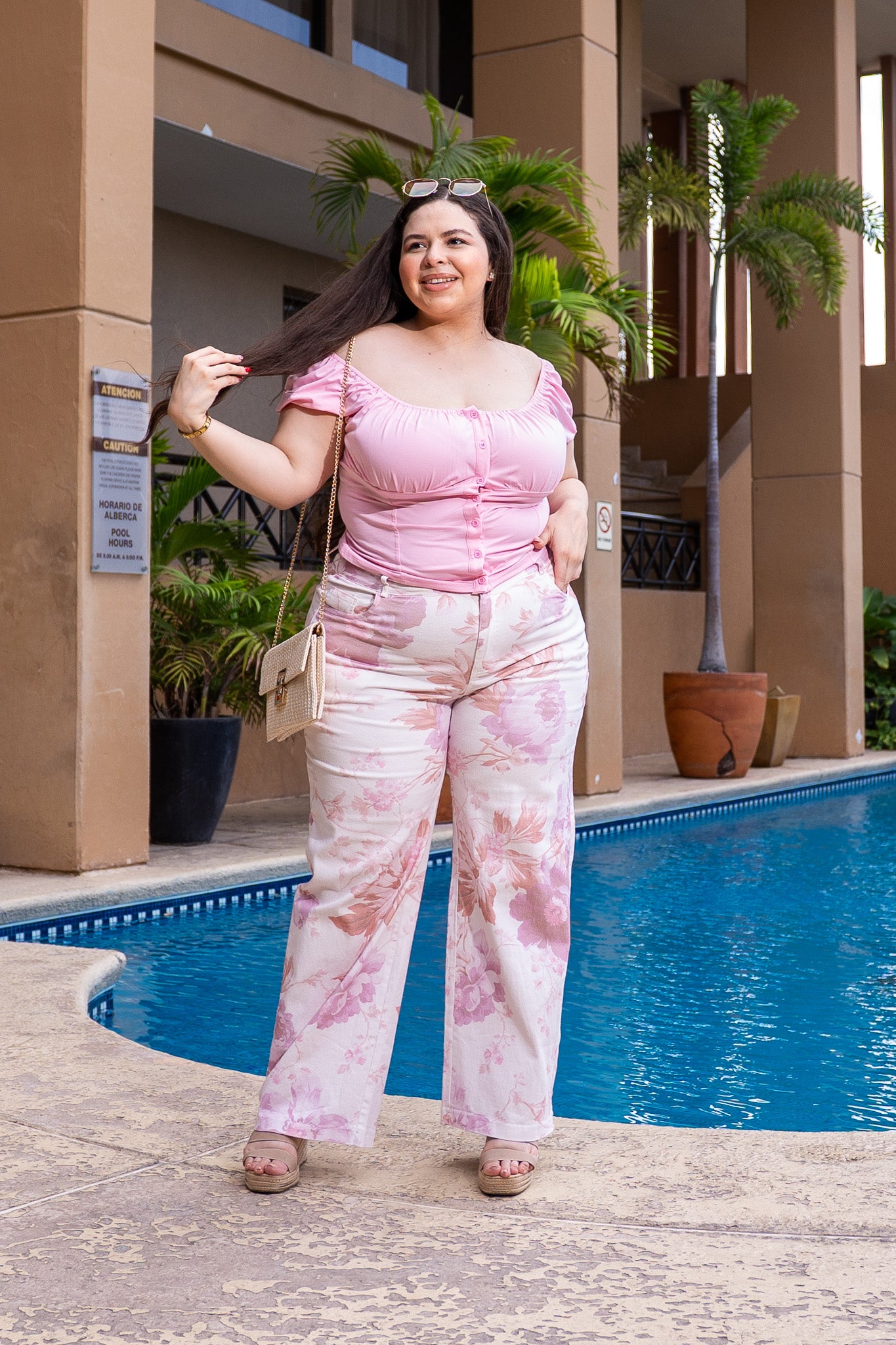 Jeans recto floral rosa