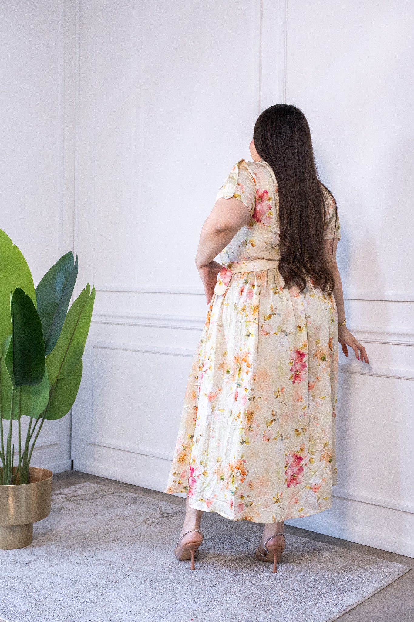 Vestido Curvy con Botones Estampado Floral Estiliza Figura