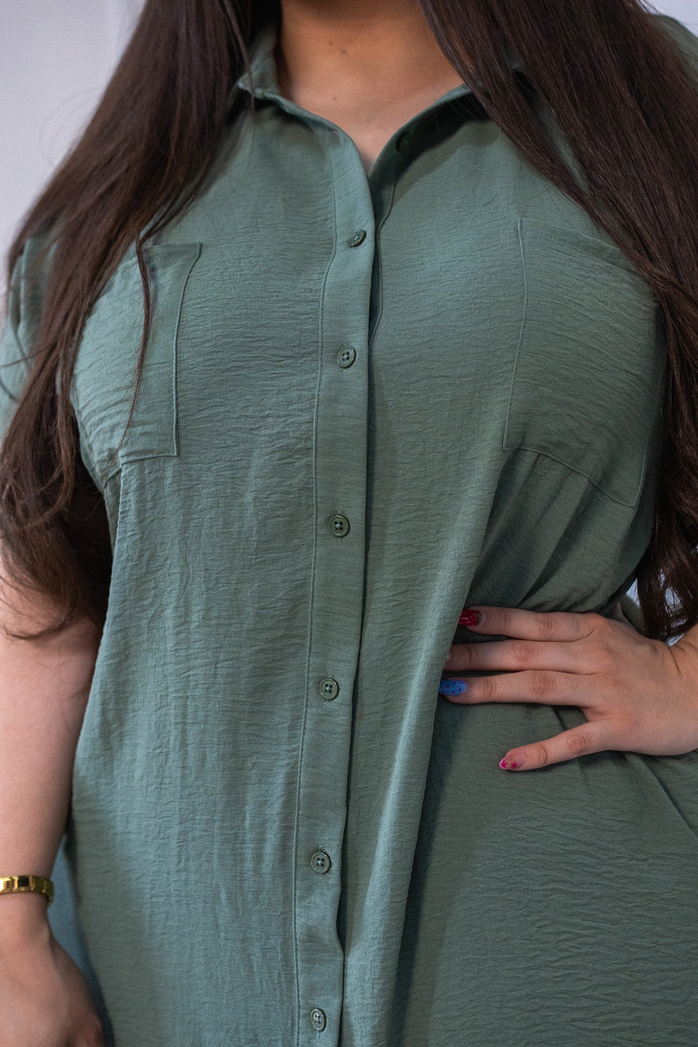 Vestido tipo camisa liso, para uso casual y de oficina.