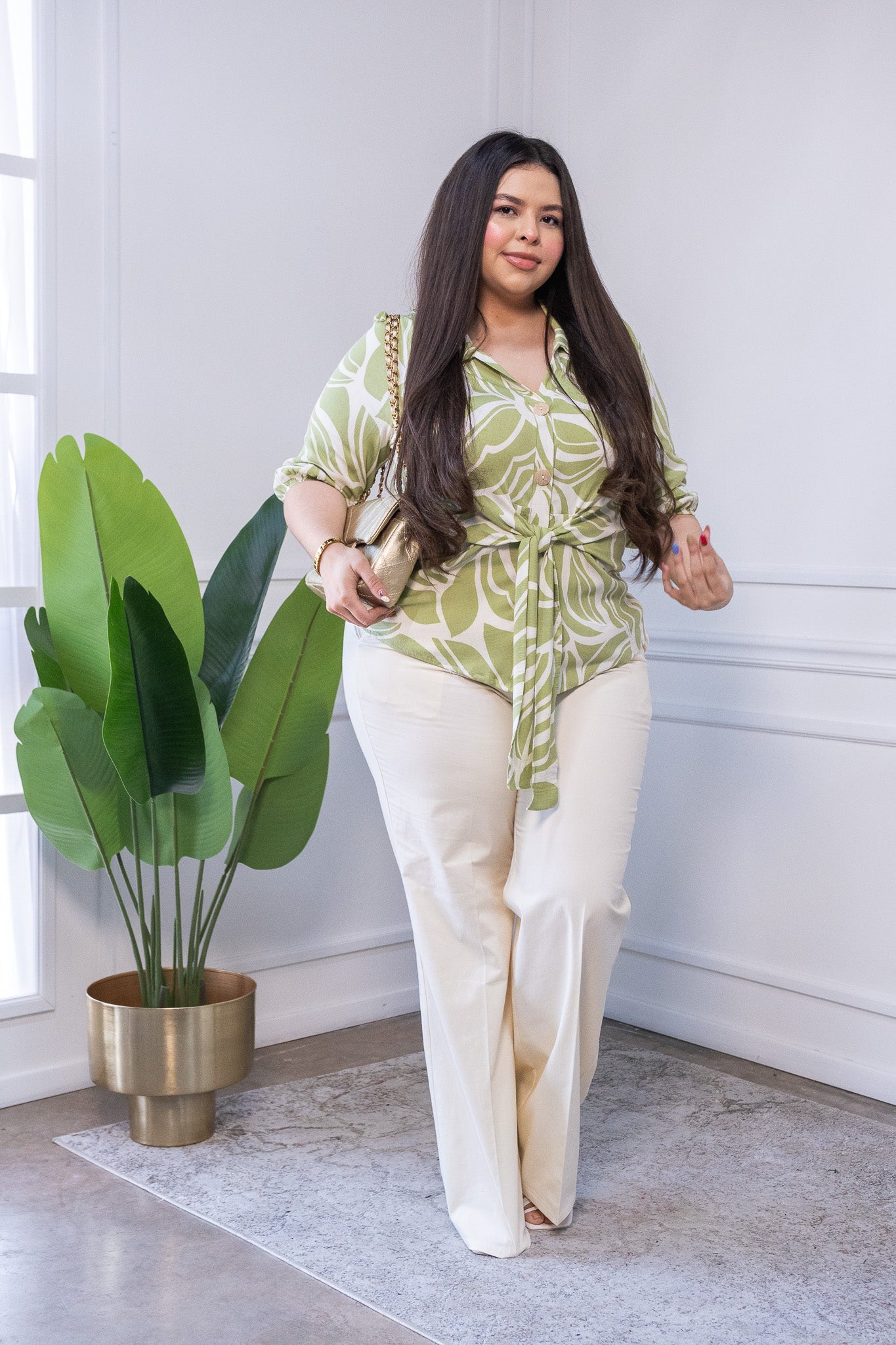 Pantalon de algodón comodo y versatil, ideal para looks frescos de día, para oficina, paseo o casual.