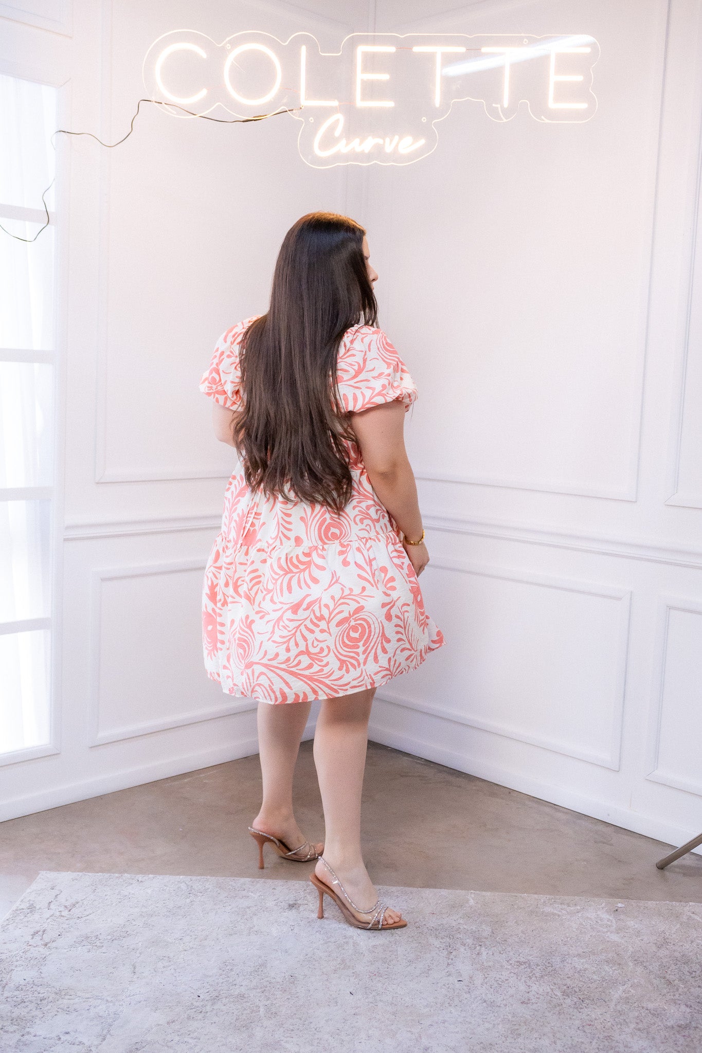 Vestido Curvy Corto Estampado Rosa Ligero Vibra Primaveral