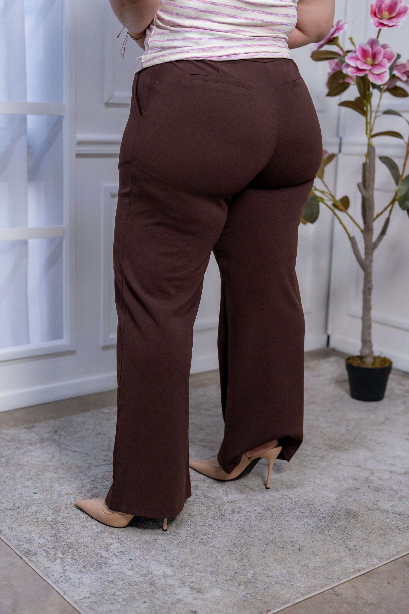 Pantalón de Vestir Curvy Chocolate Recto | Tiro Alto Estilizador