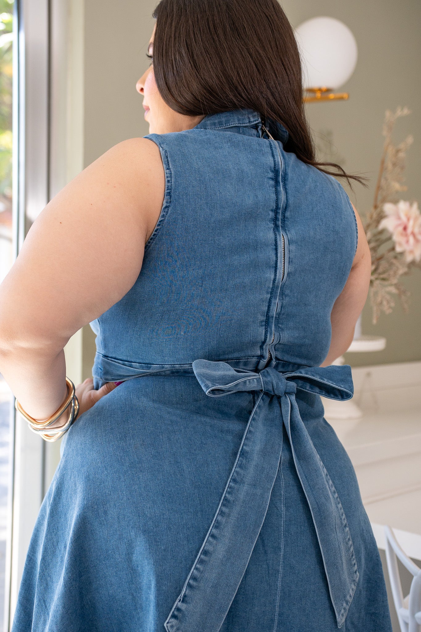 Vestido Denim Curvy de Corte Camisero con Botones Dorados