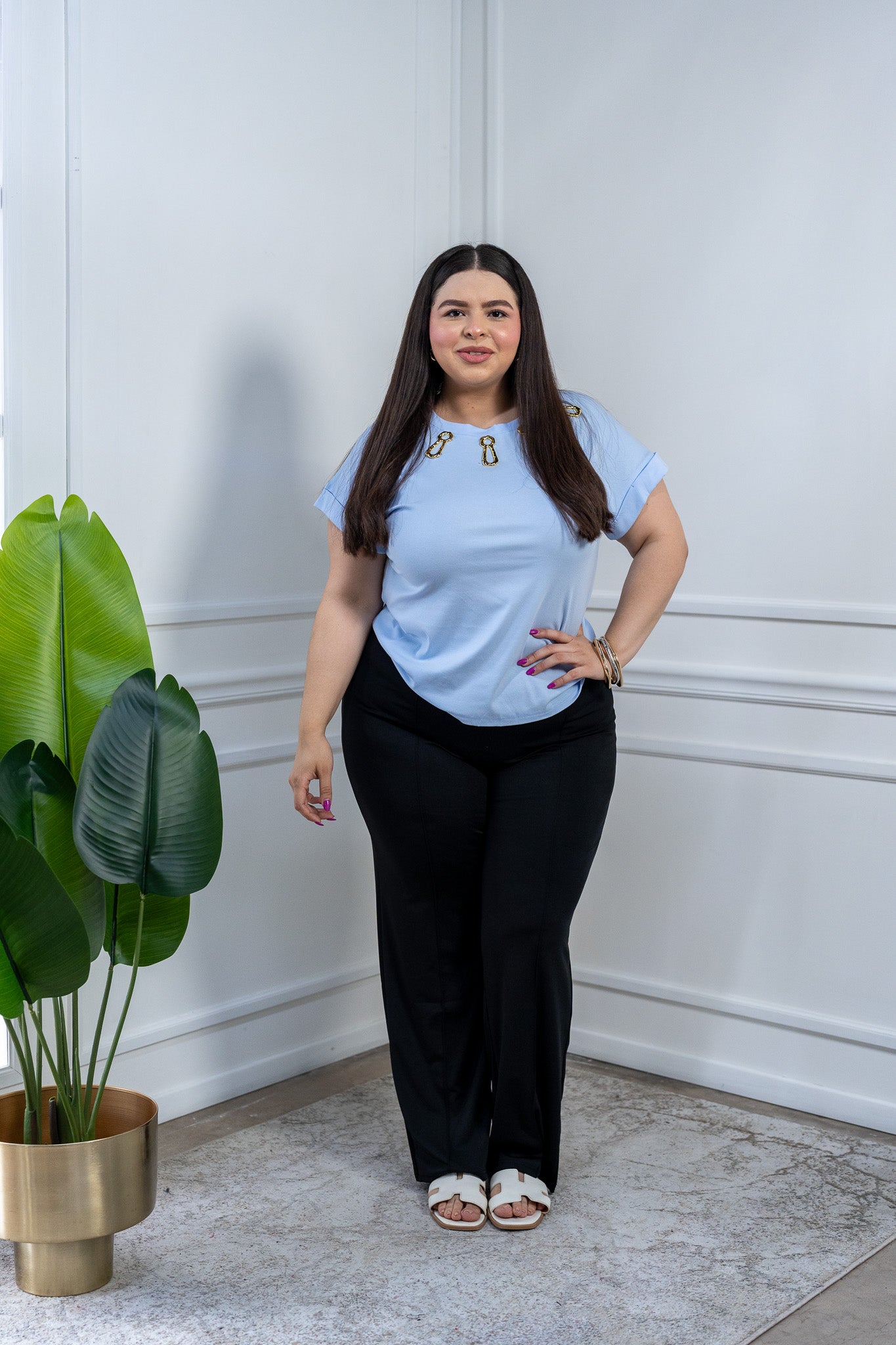 Blusa Curvy Azul Cielo de Algodón con Herrajes Dorados
