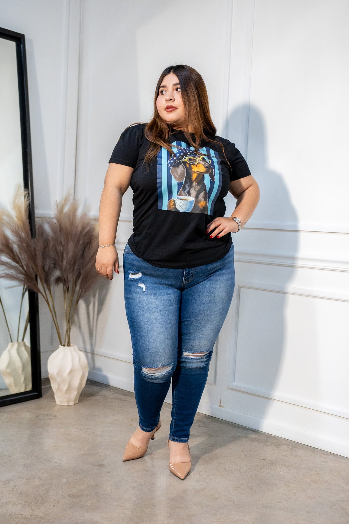 Playera Curvy Perrito Dachshund Pedrería Negra