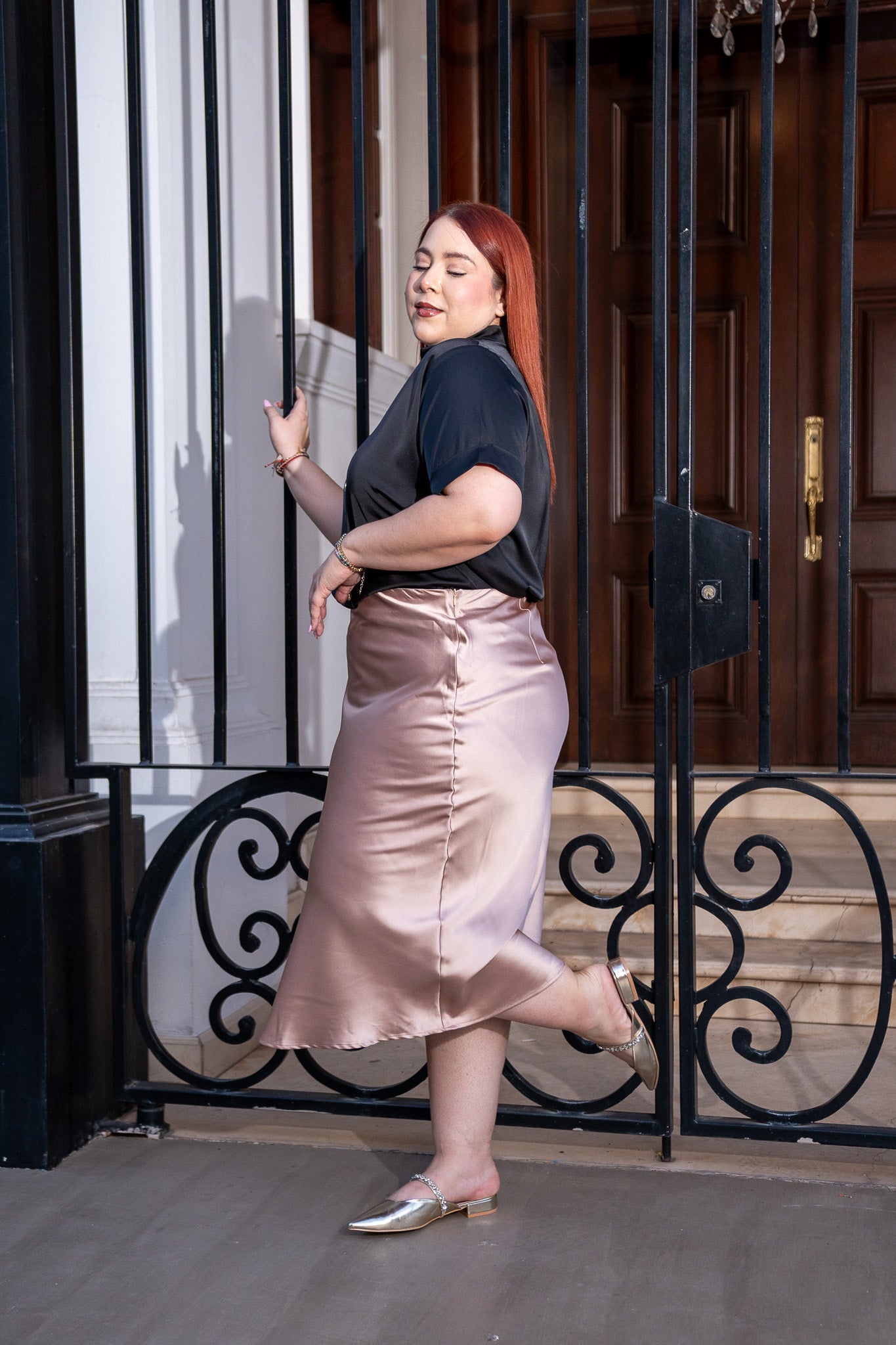 Falda satin lisa dorada