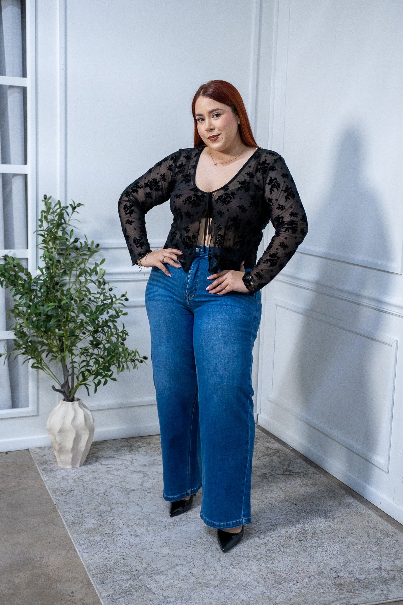 Blusa mersh c/flores neg