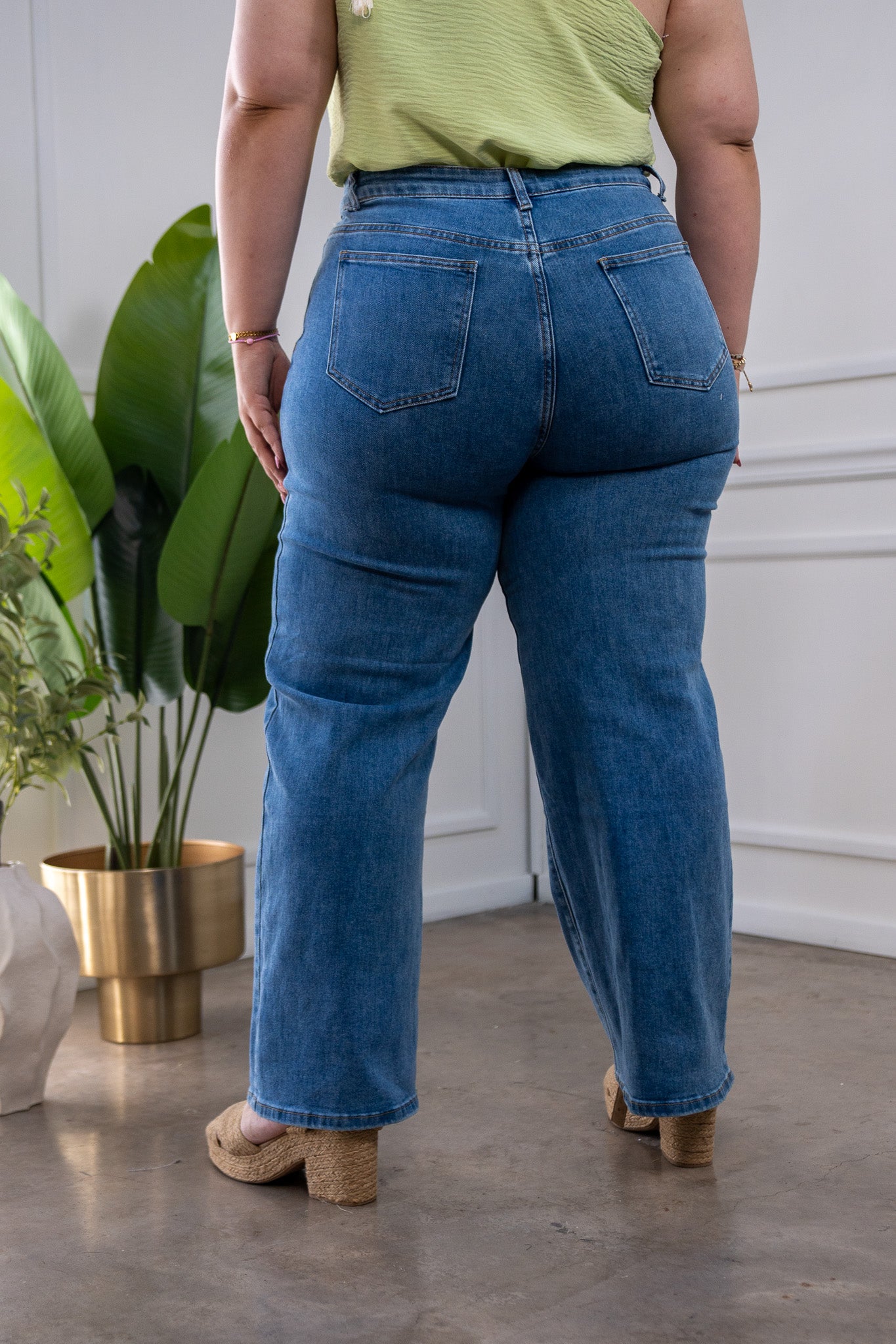 Plain straight-leg jeans with scarf