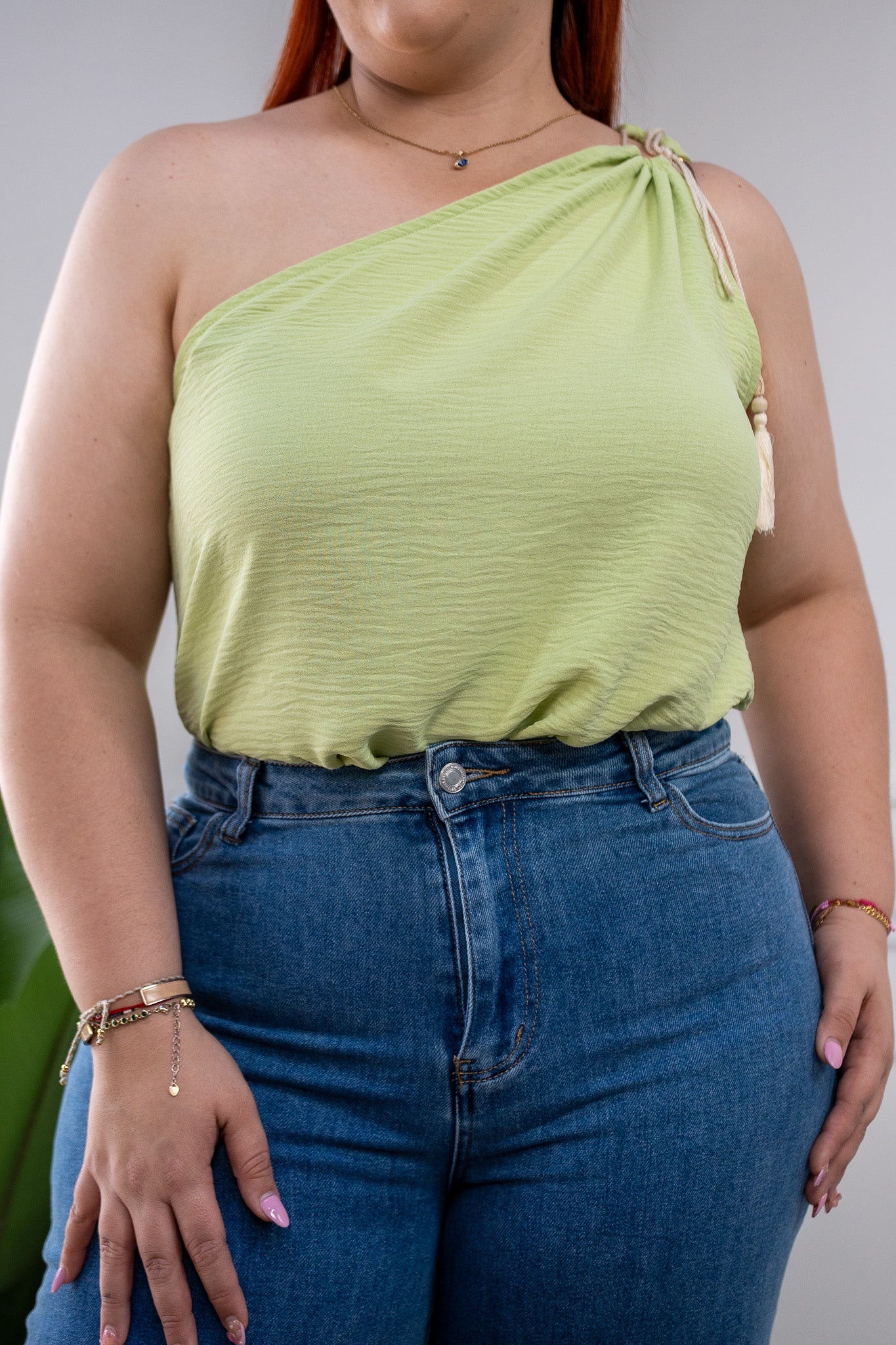 Blusa one shoulder verde