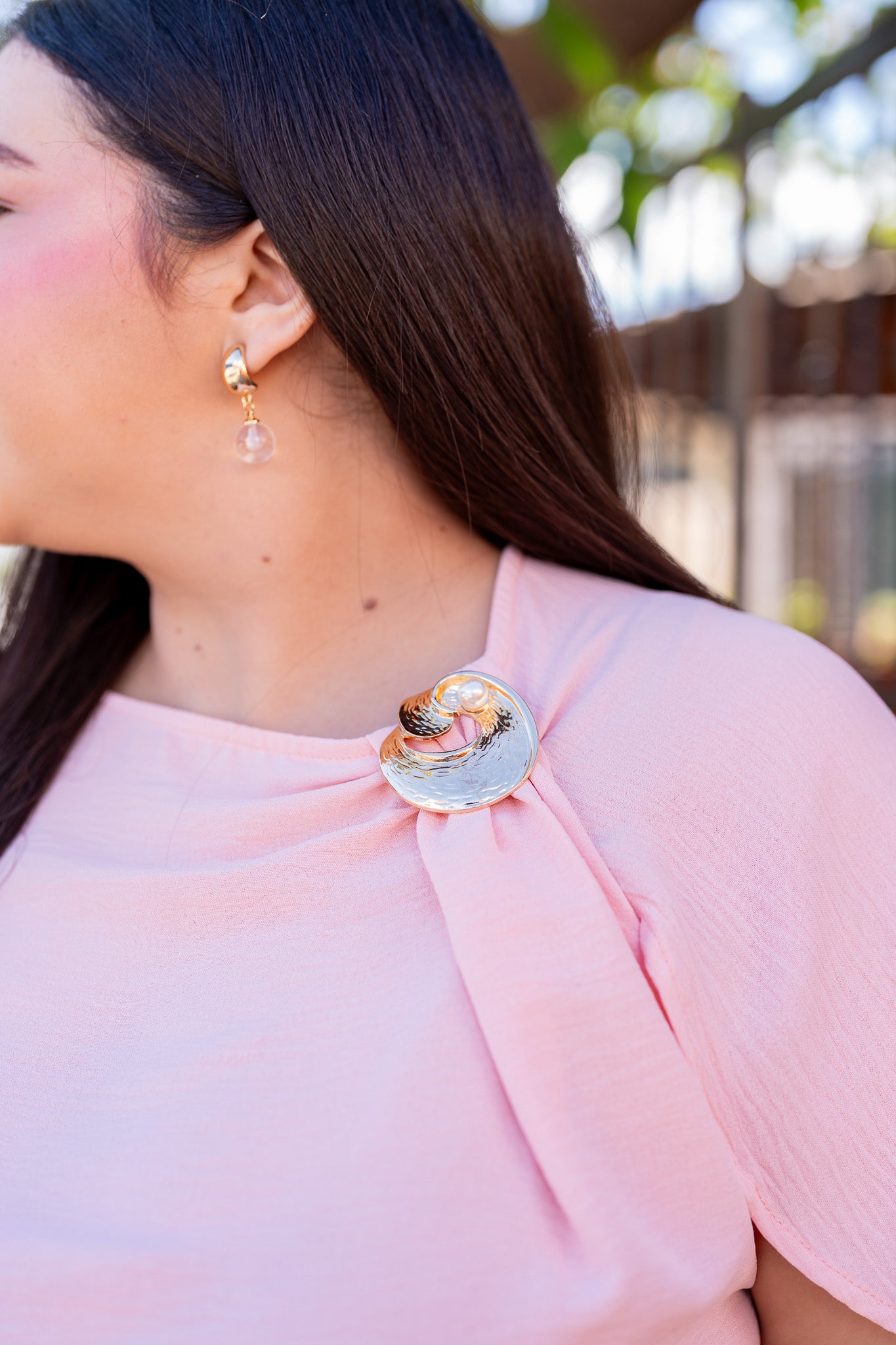 Aretes de Gota Curvy Dorados con Cristal