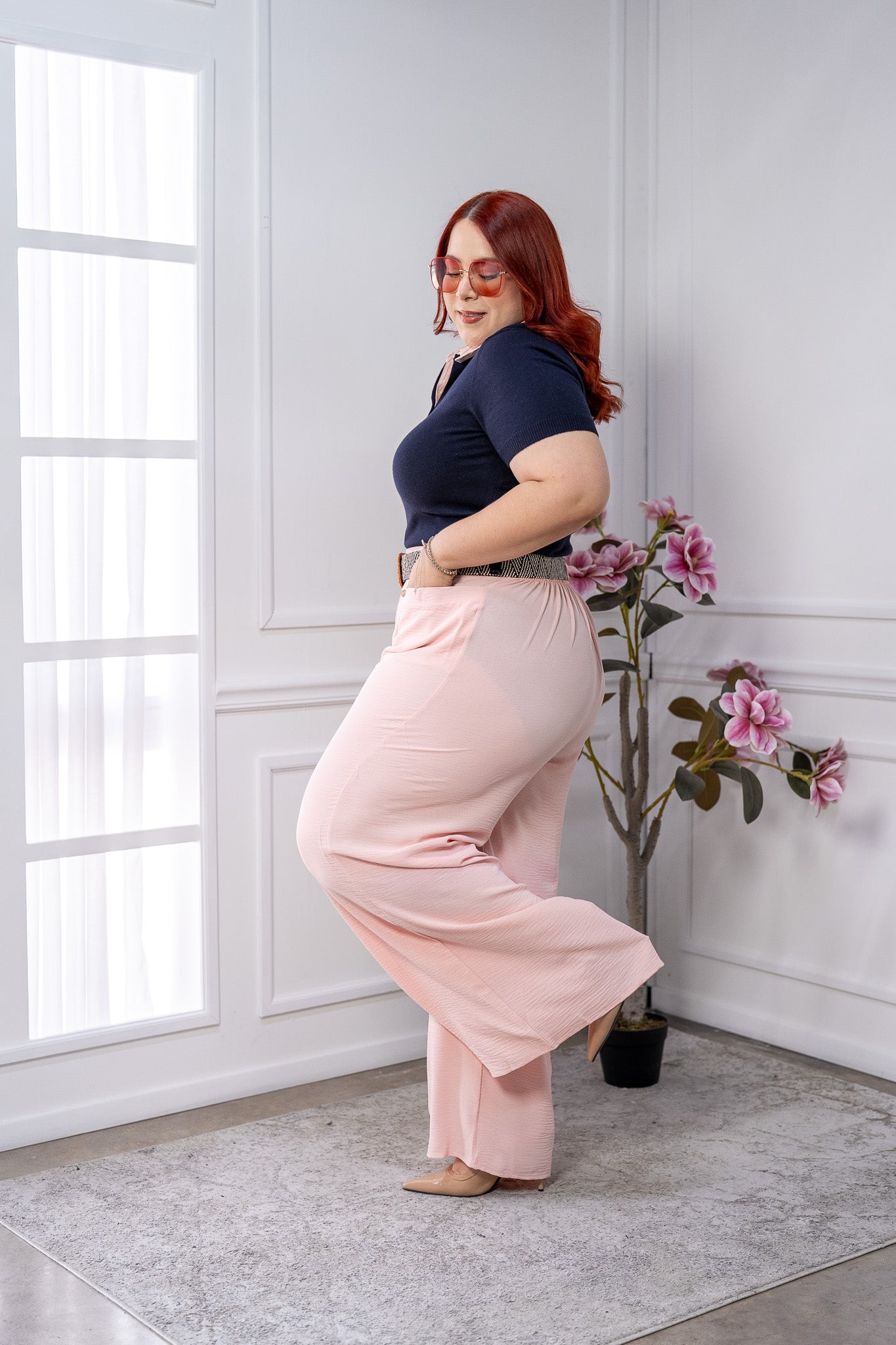 Pantalón Curvy Palazzo Rosa Pastel con Cinturón de Paja Incluido