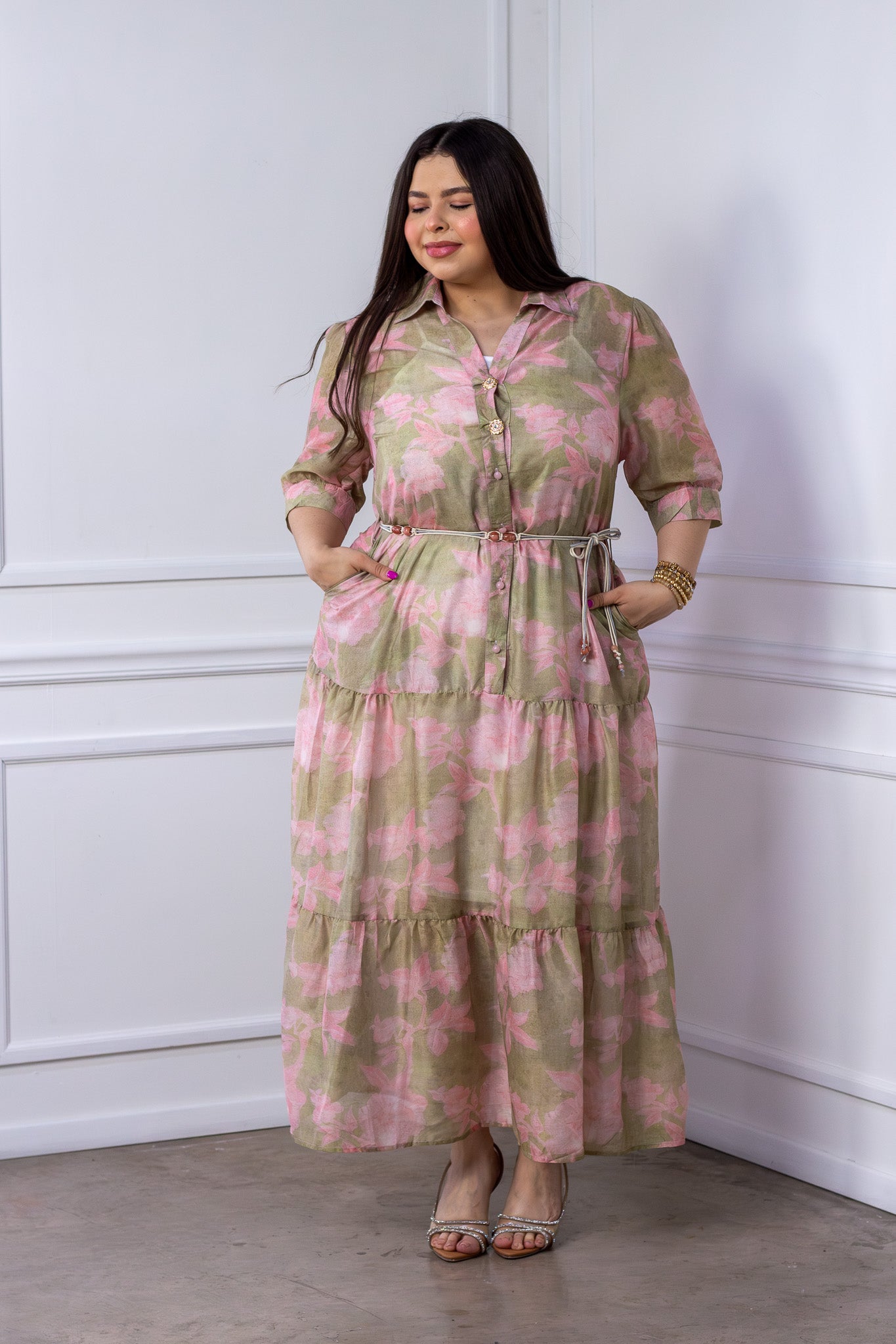 Maxi Vestido Curvy Camisero Floral Rosa Falda Escalonada
