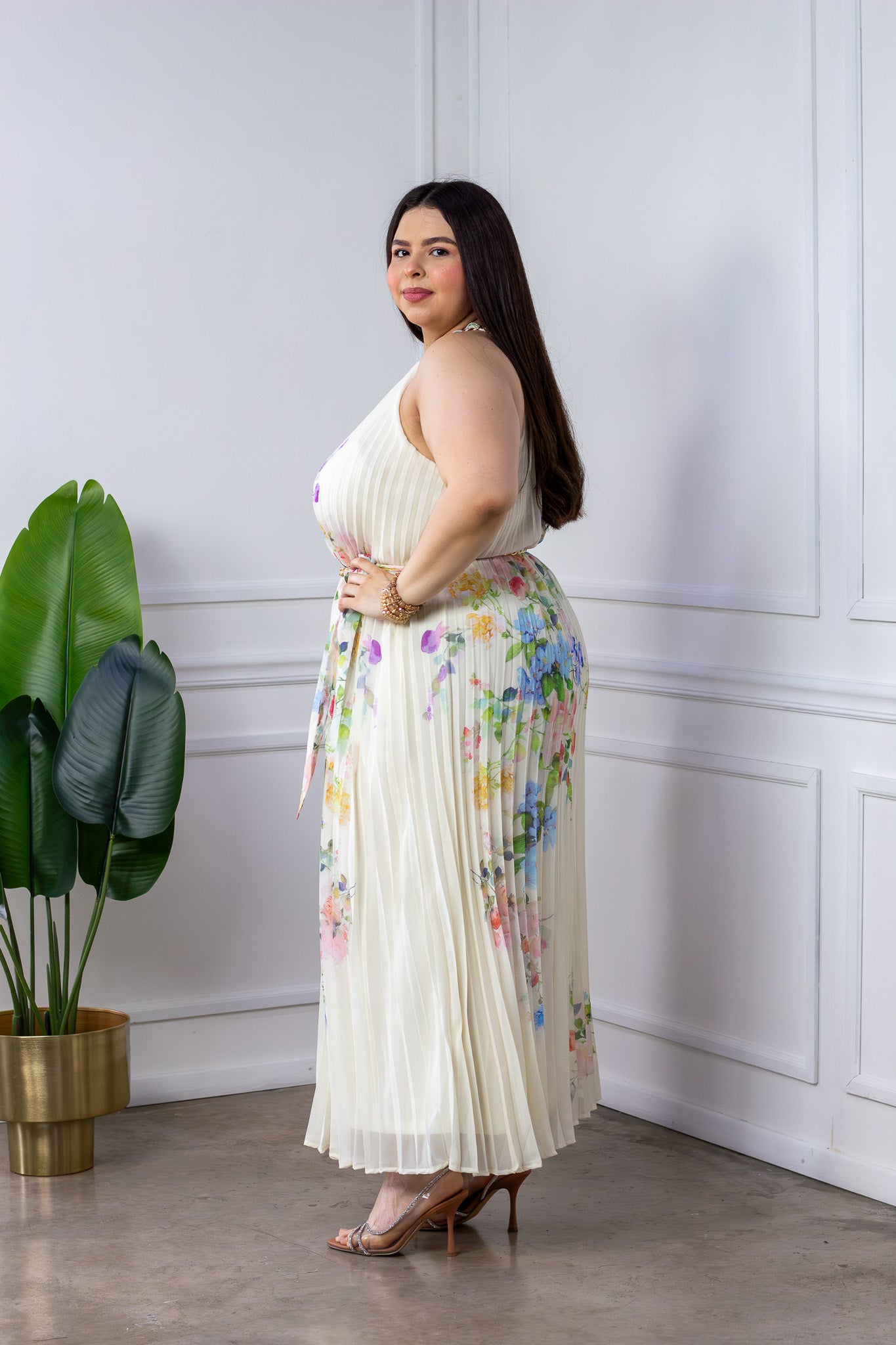 Maxi Vestido Curvy Halter Plisado Floral Acuarela Gala