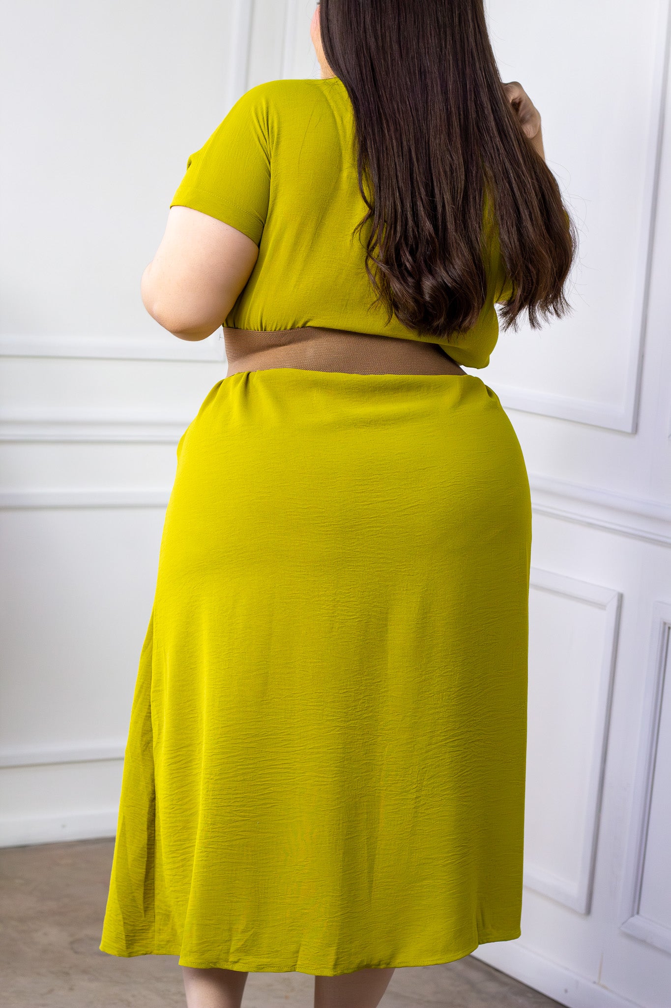 Vestido Curvy Camisero Midi Verde Olivo Crepé Lazo