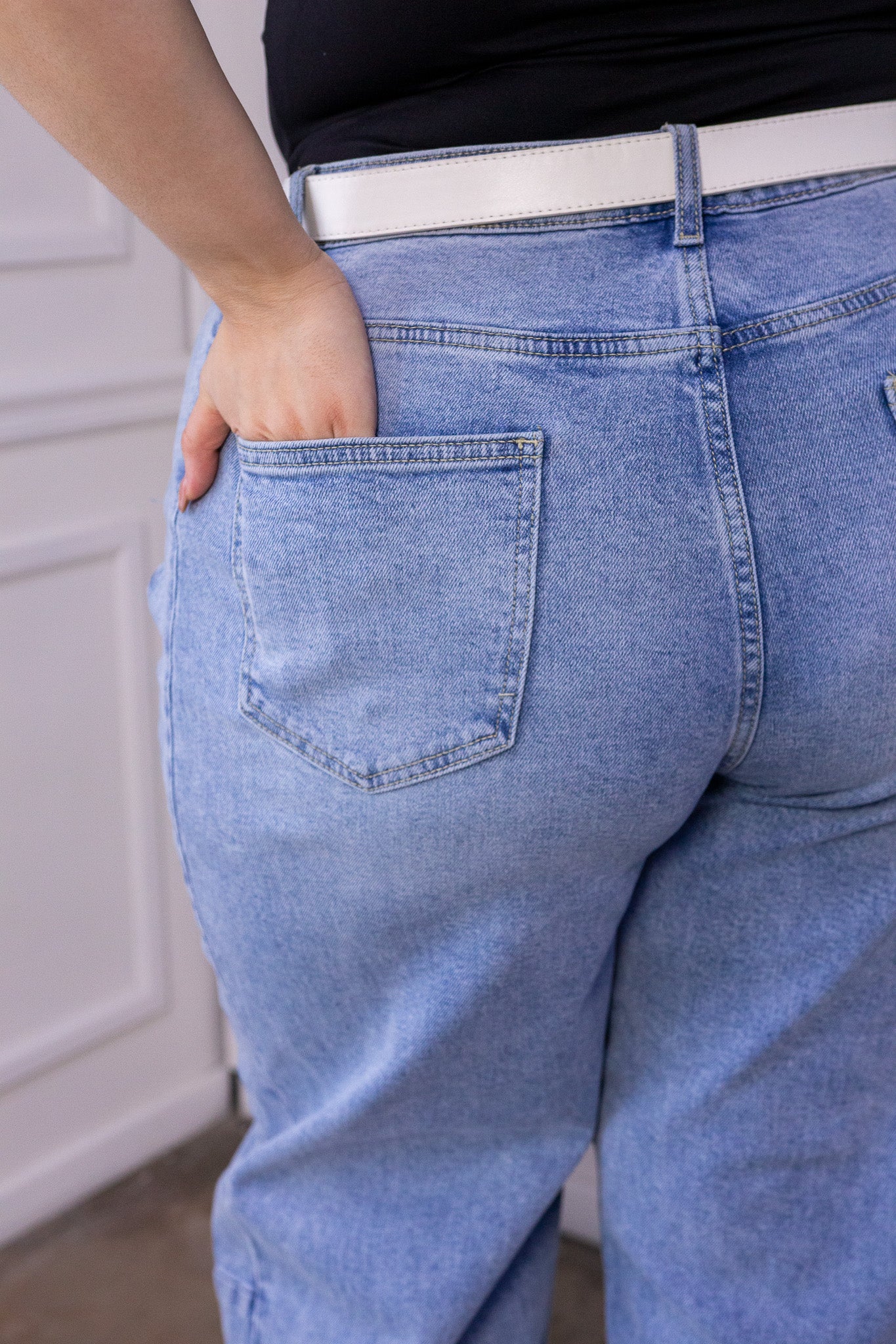 Jeans Curvy Barrel Cargo Bolsillos Azul Claro