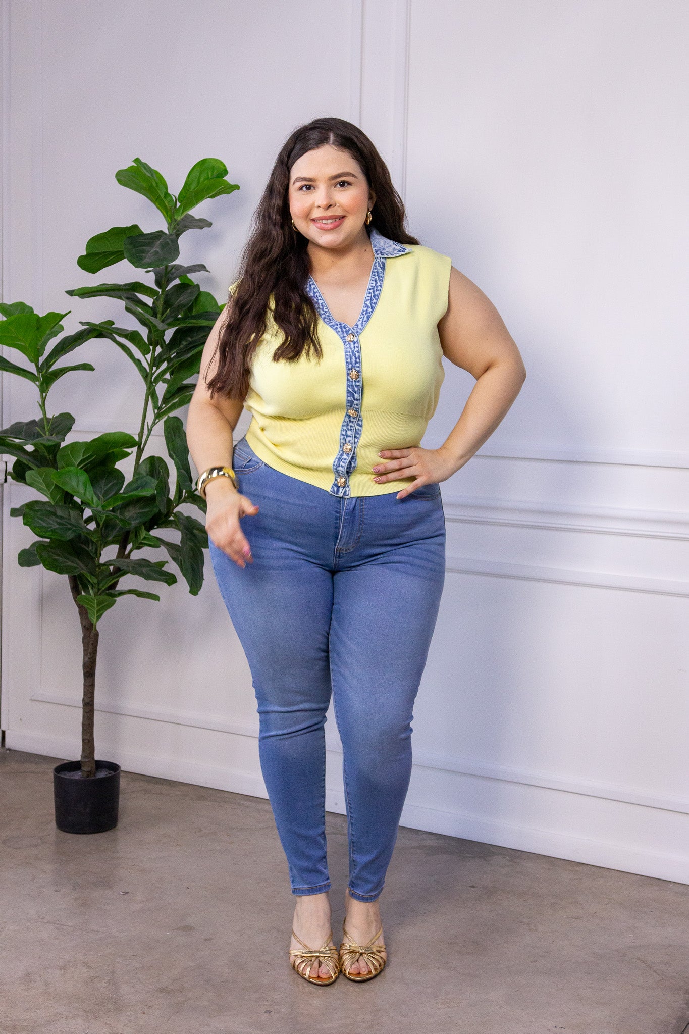 Chaleco Curvy Canalado con Detalle Denim Amarillo