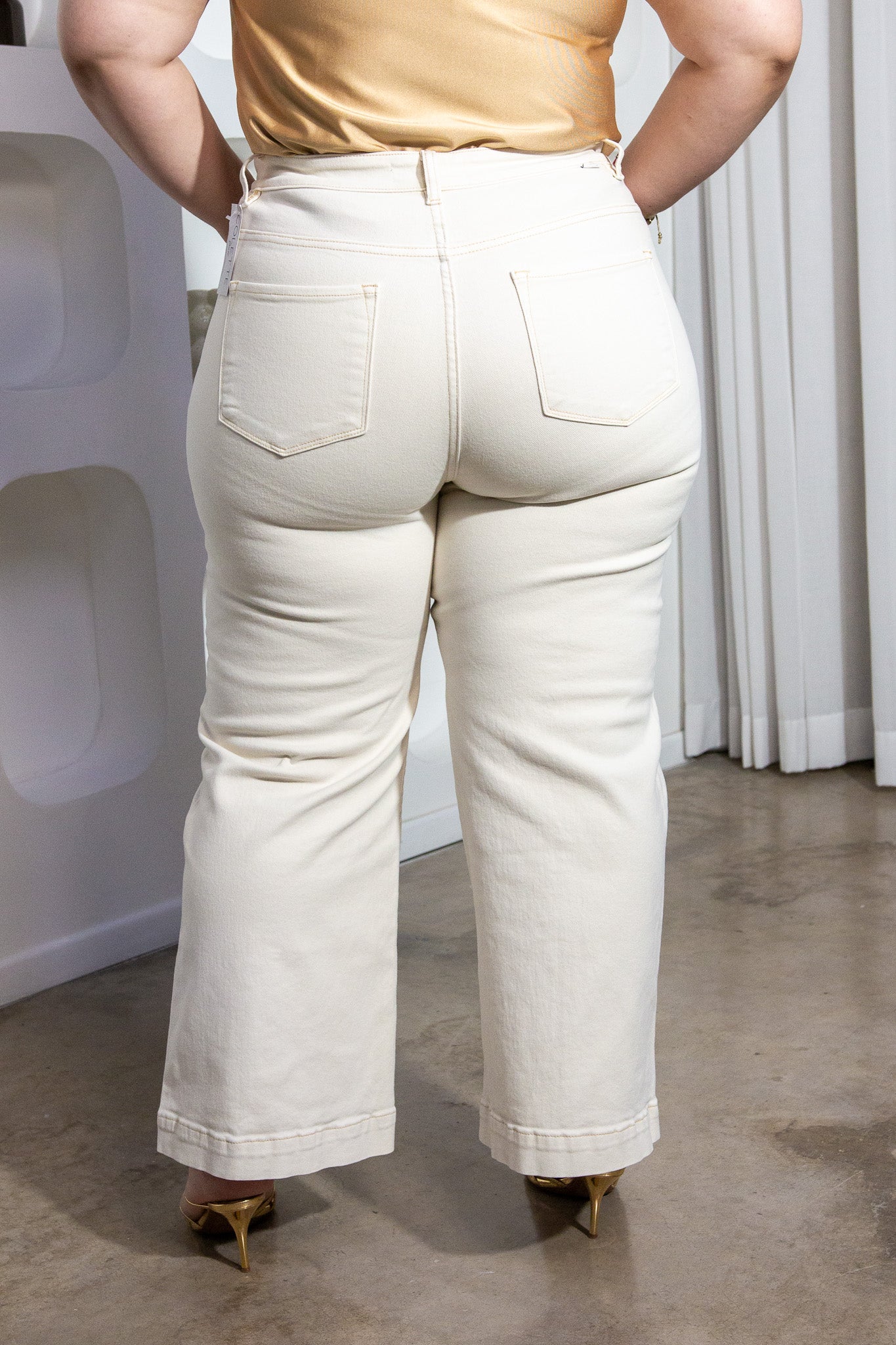Jeans Curvy Wide Leg Cropped Cintura Alta Ivory