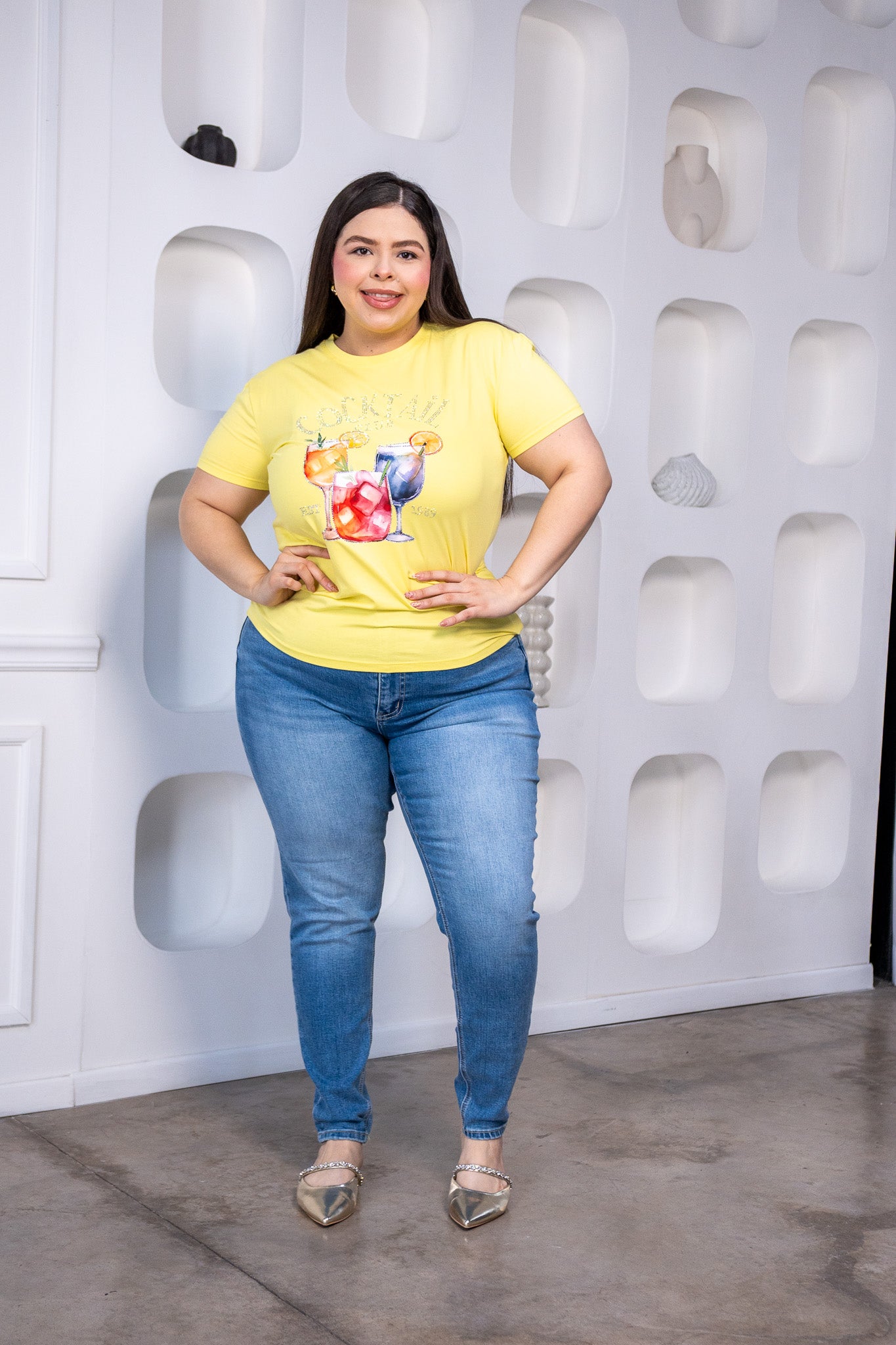 Playera Curvy Cocktail Club Pedreria Amarilla