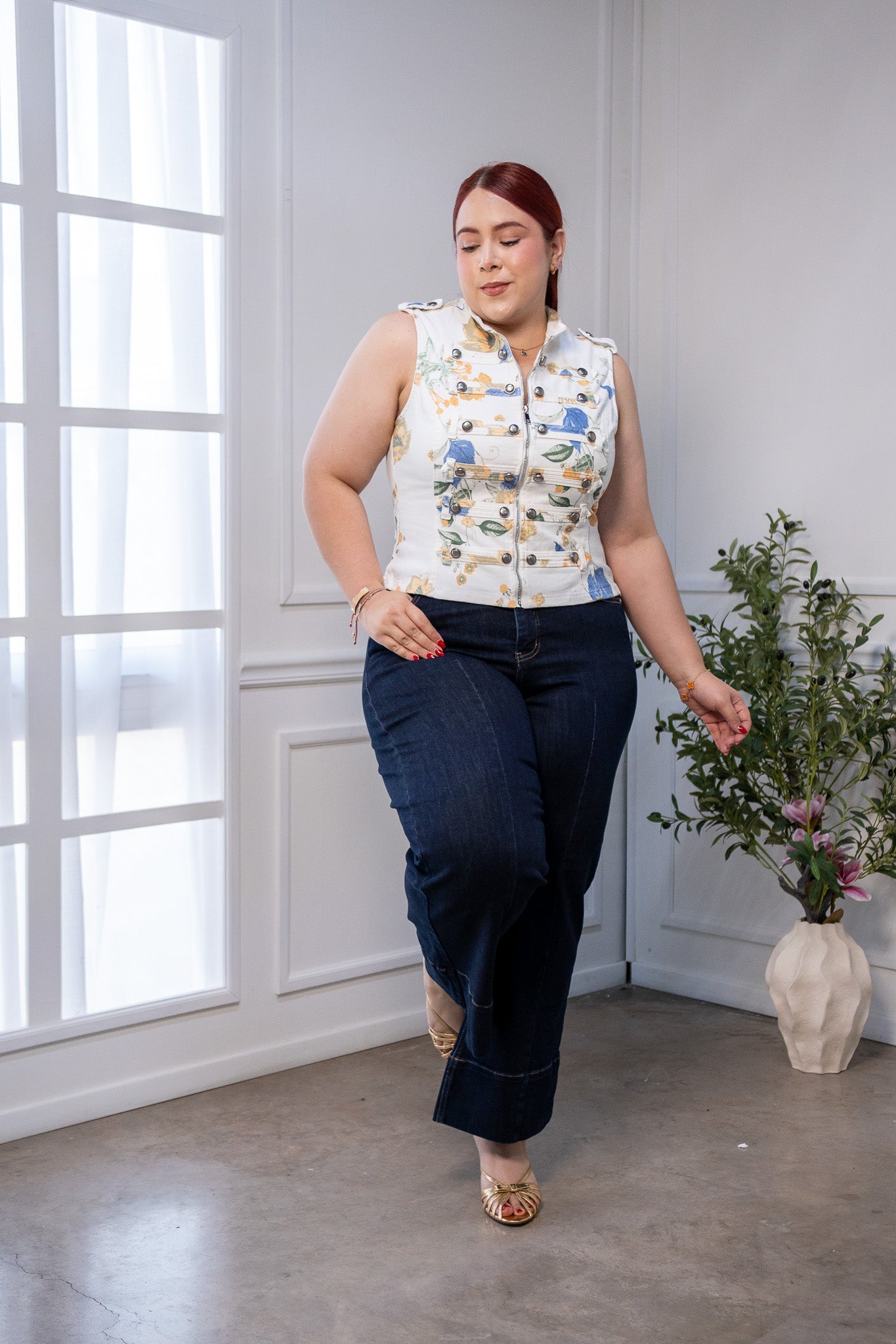 Dark high-rise cropped jeans