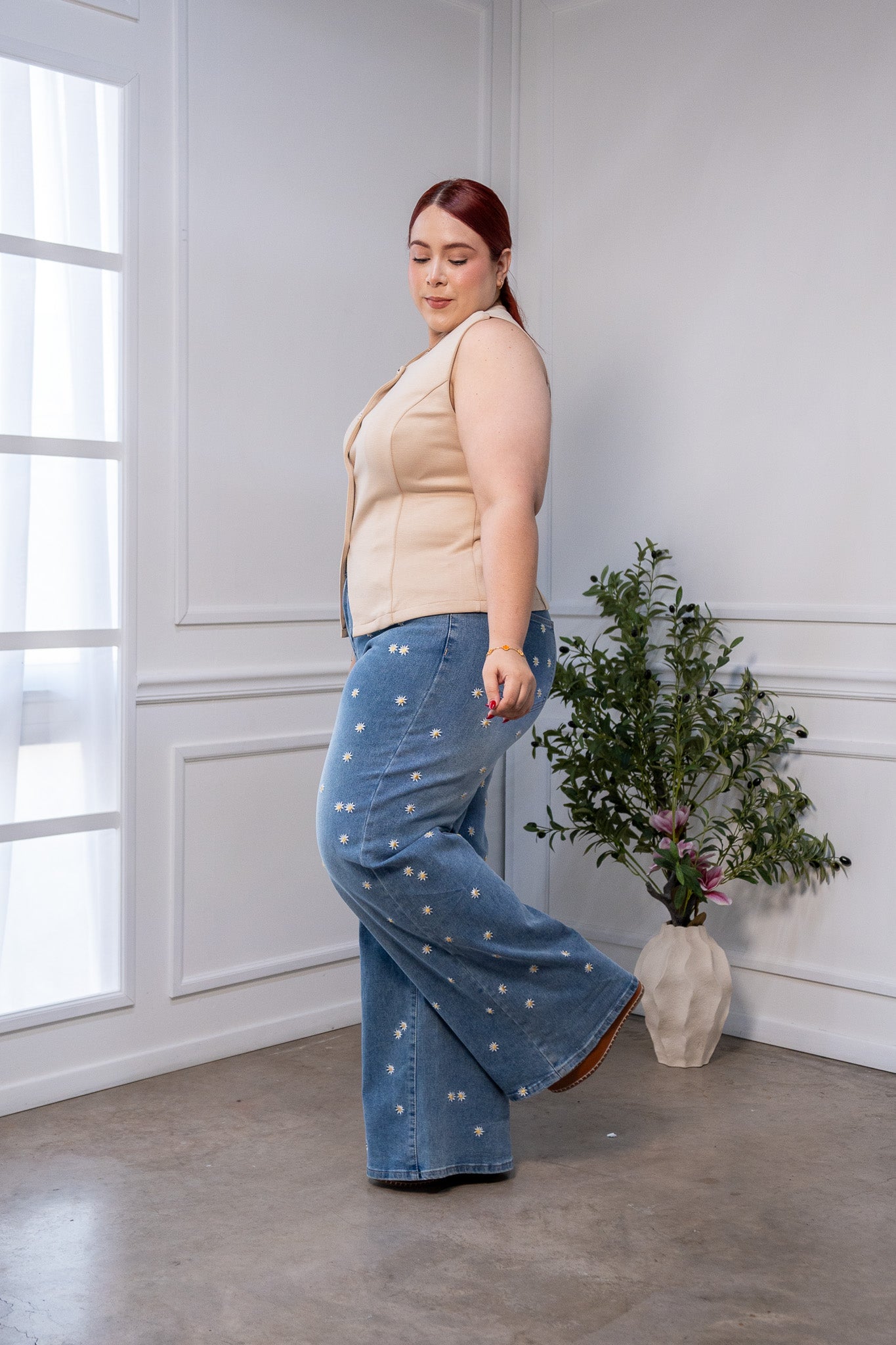 Chaleco Curvy Sastre Beige con Botones Metálicos Estructural