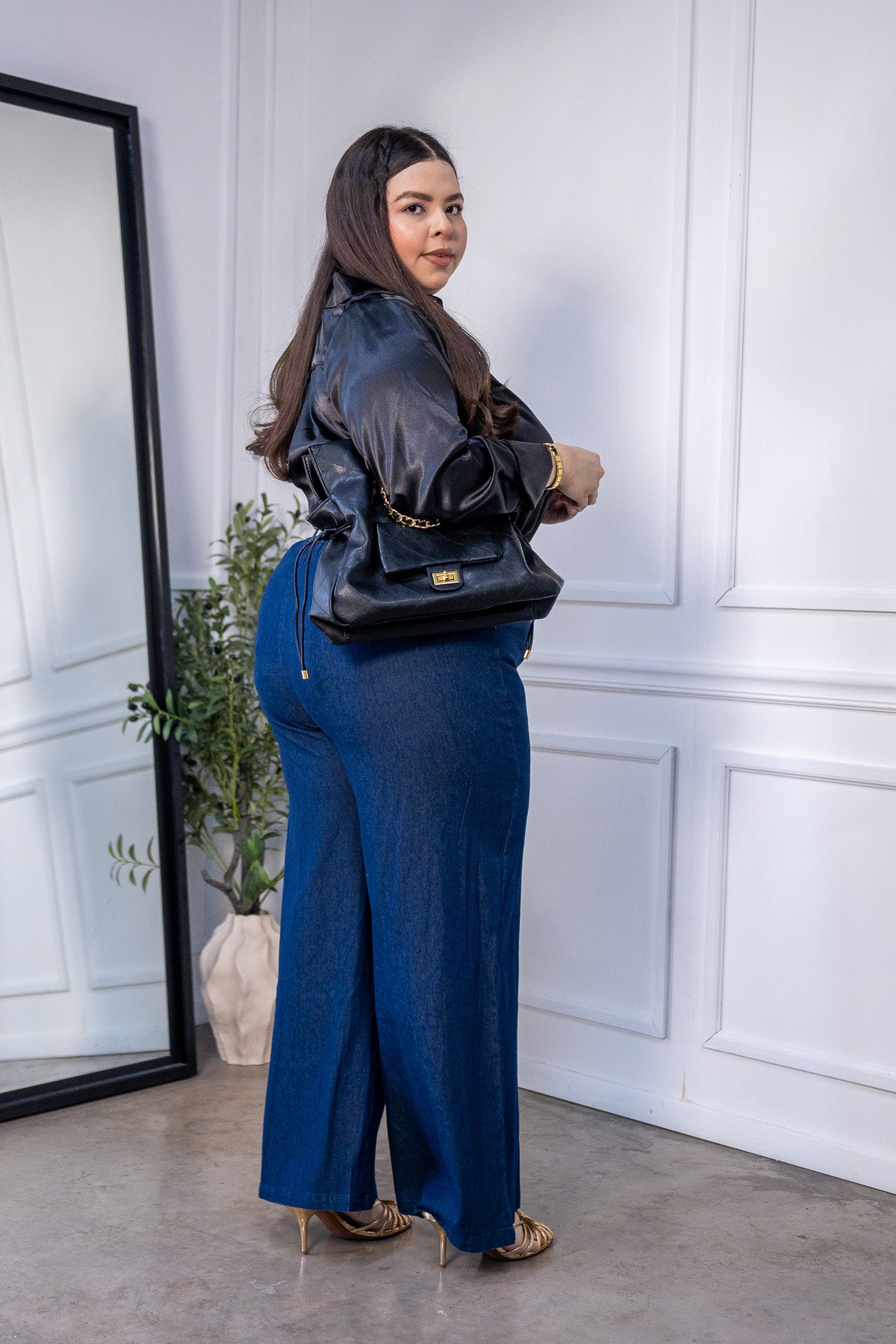 Camisa Curvy Básica Satín Stretch Looks Oficina y Casual