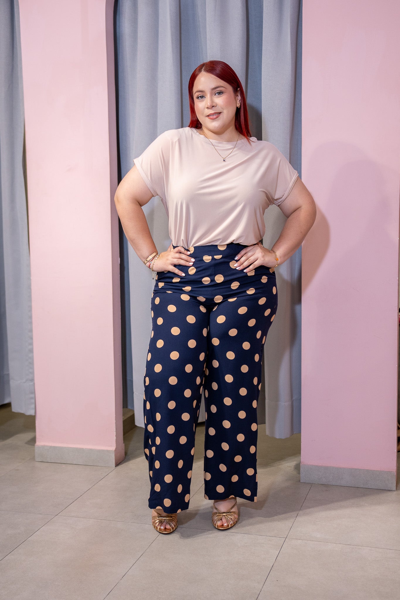 Blusa Curvy Licra Cuello Redondo Manga Corta Beige Oversize