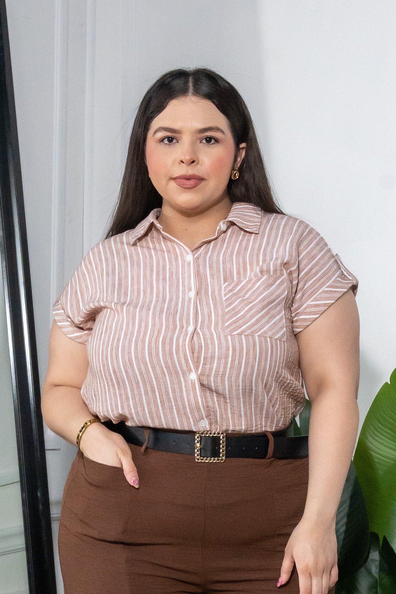 Camisa de Rayas Café Plus Size para Mujer