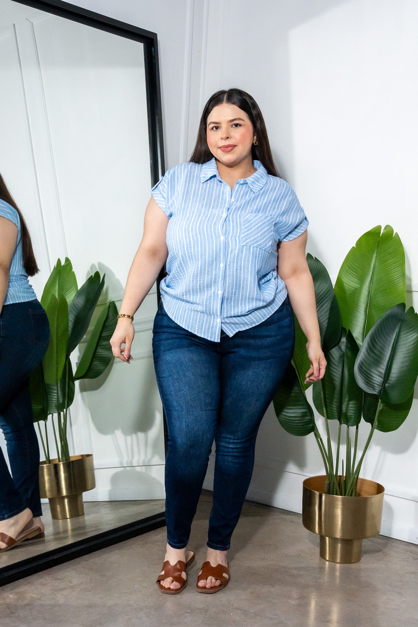 Camisa de Rayas Café Plus Size para Mujer