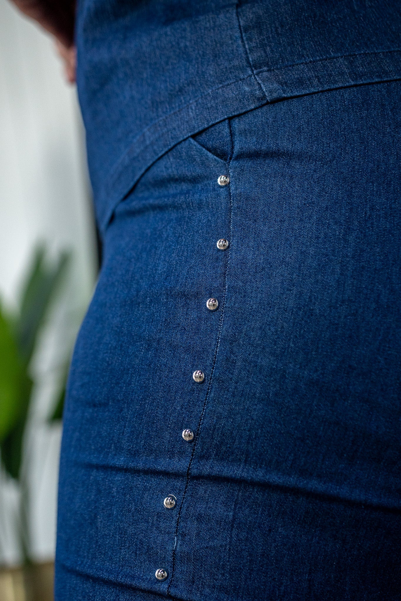 Set Pantalon Denim con Estoperoles Curvy Oscuro