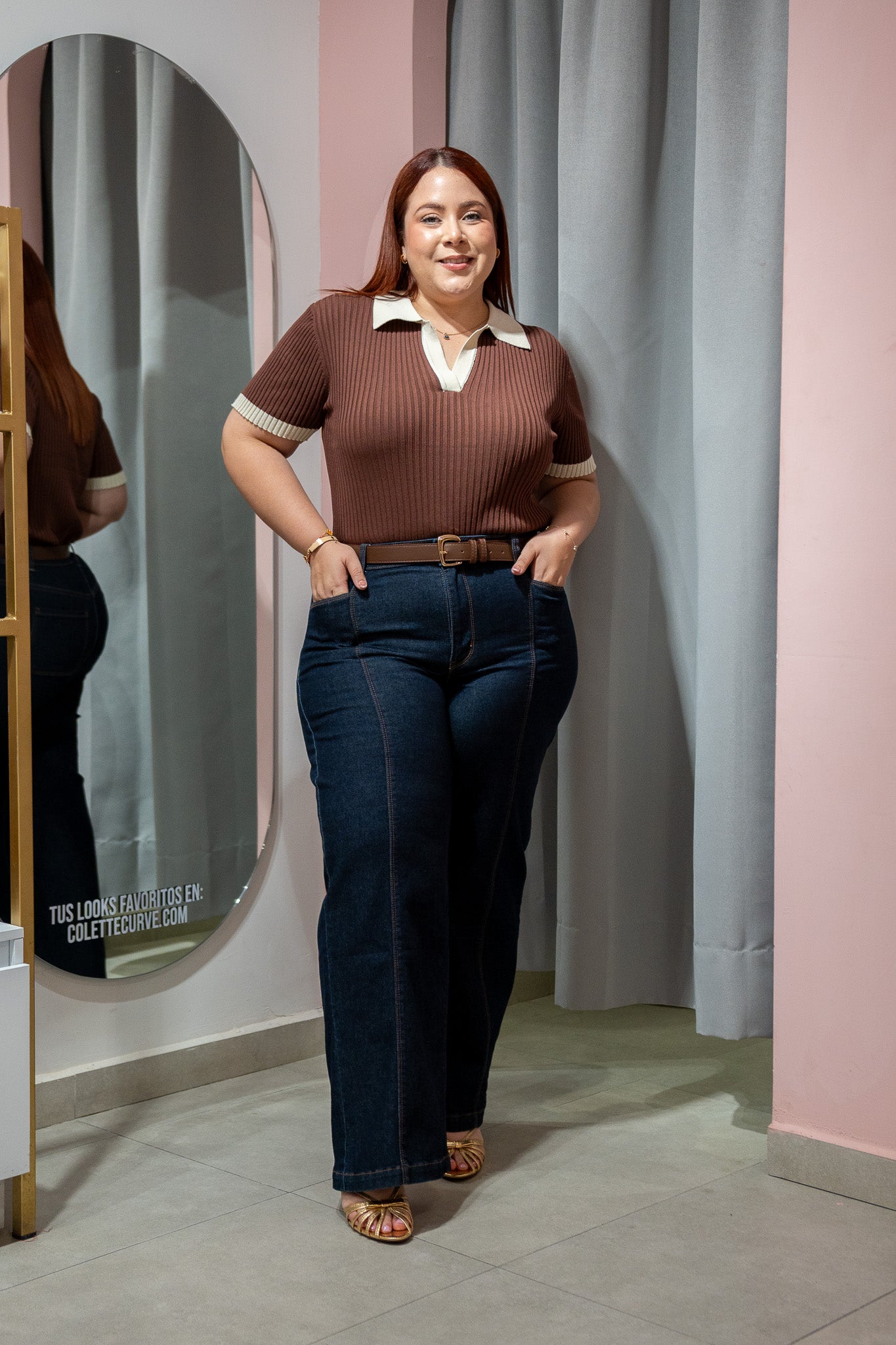 Blusa Polo Lisa con Cuello Curvy Café